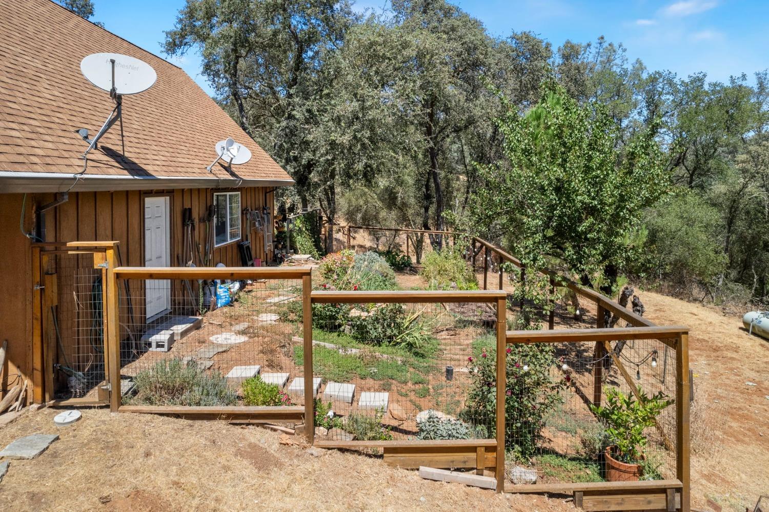 Detail Gallery Image 26 of 44 For 5460 Rattlesnake Bar Rd, Pilot Hill,  CA 95664 - 3 Beds | 2/1 Baths