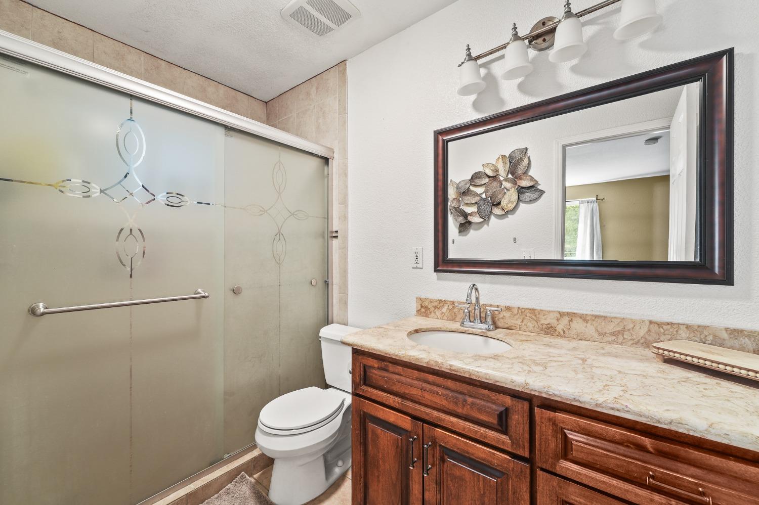 Detail Gallery Image 11 of 36 For 186 Santa Rosa Dr, San Jose,  CA 95111 - 3 Beds | 2 Baths