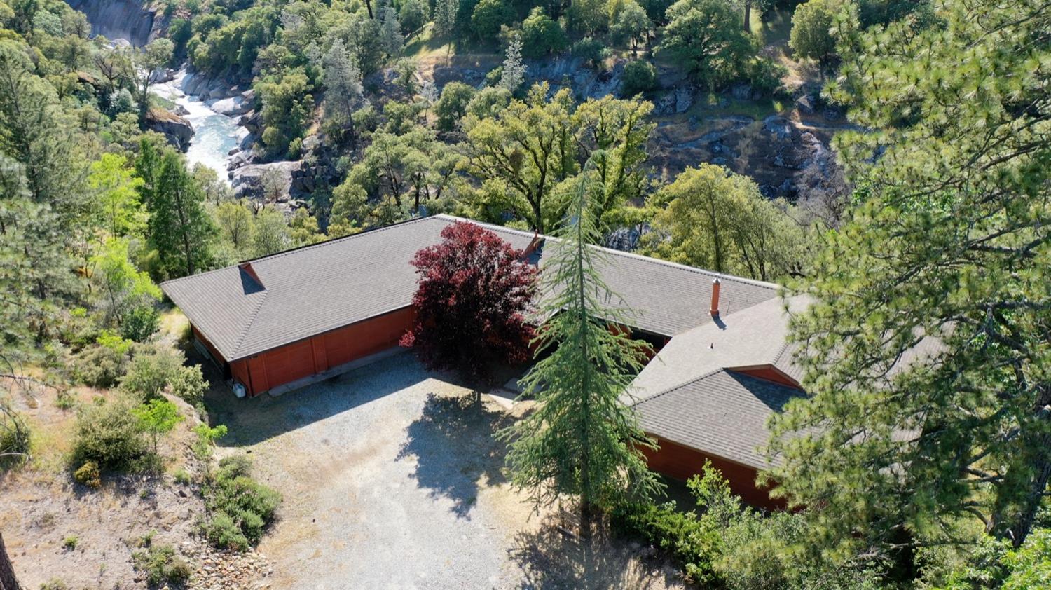 Detail Gallery Image 5 of 54 For 5650 Bucks Bar Rd, Placerville,  CA 95667 - 3 Beds | 2/1 Baths