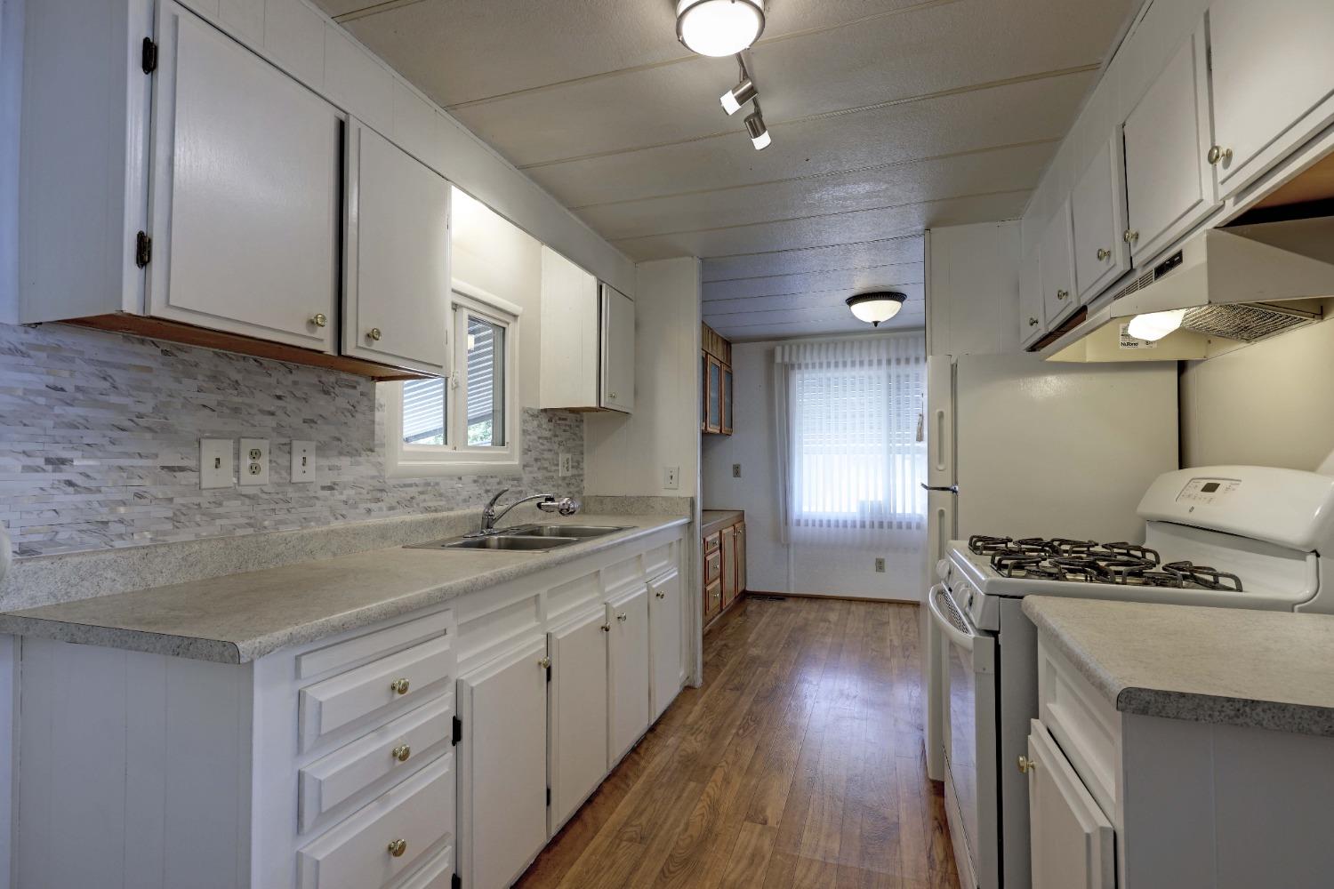 Detail Gallery Image 9 of 34 For 3765 Grass Valley Hwy 34, Auburn,  CA 95602 - 2 Beds | 1 Baths