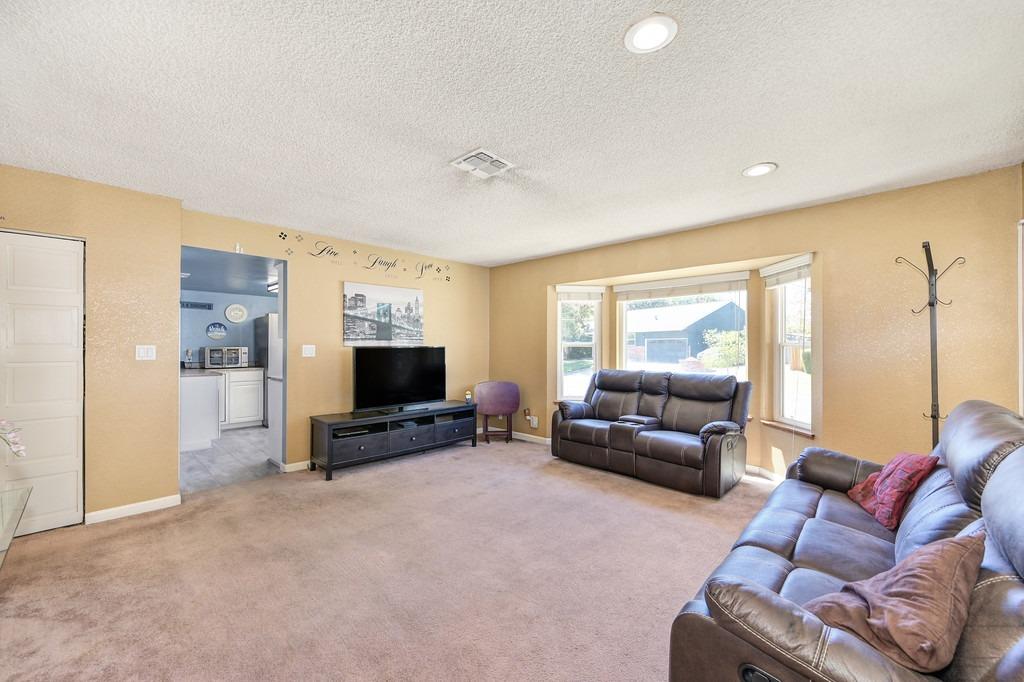 Detail Gallery Image 15 of 38 For 2544 Andrade Way, Sacramento,  CA 95821 - 3 Beds | 2 Baths