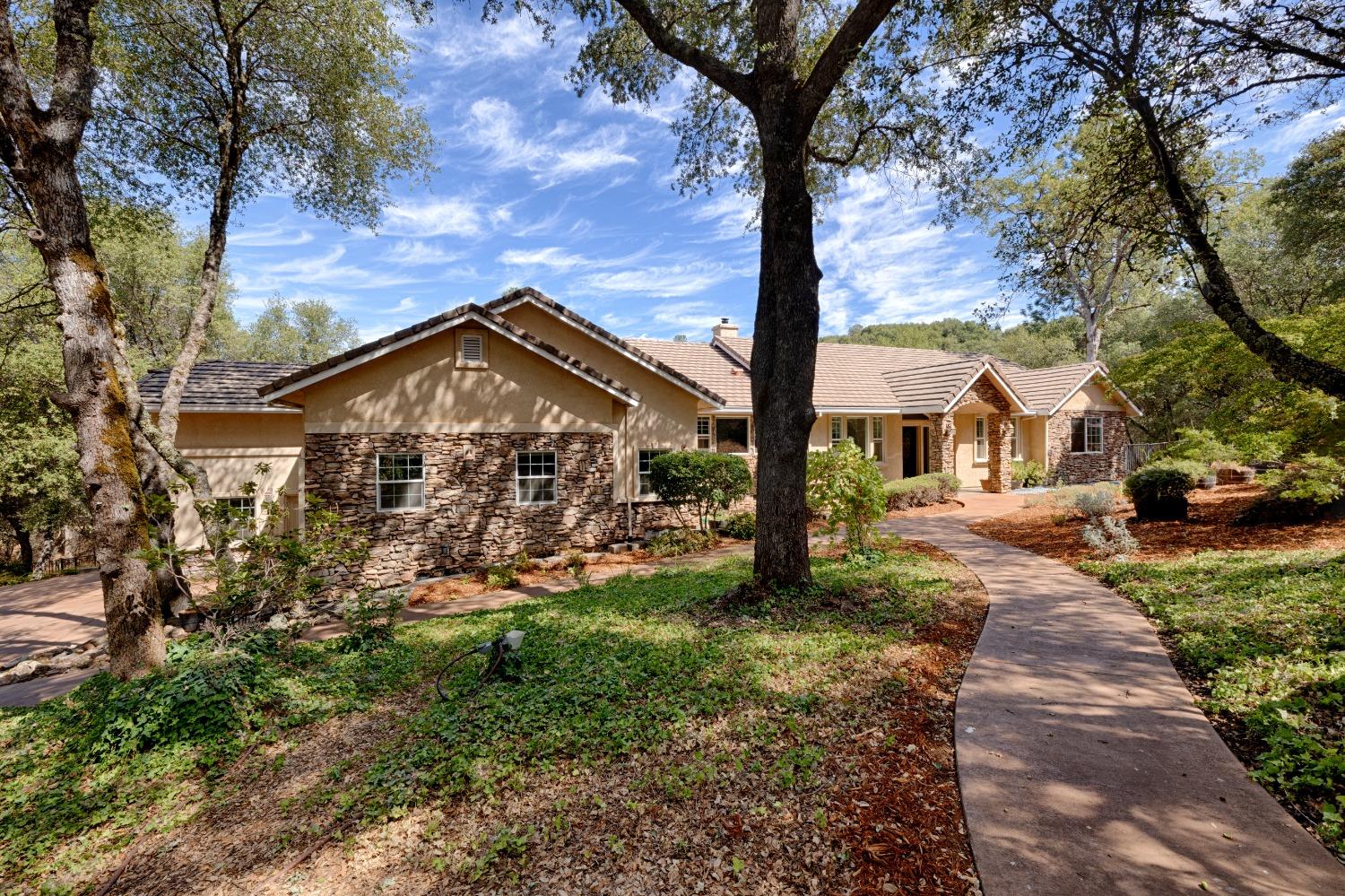 Detail Gallery Image 2 of 42 For 13747 Blackwood Way, Auburn,  CA 95602 - 4 Beds | 3/1 Baths