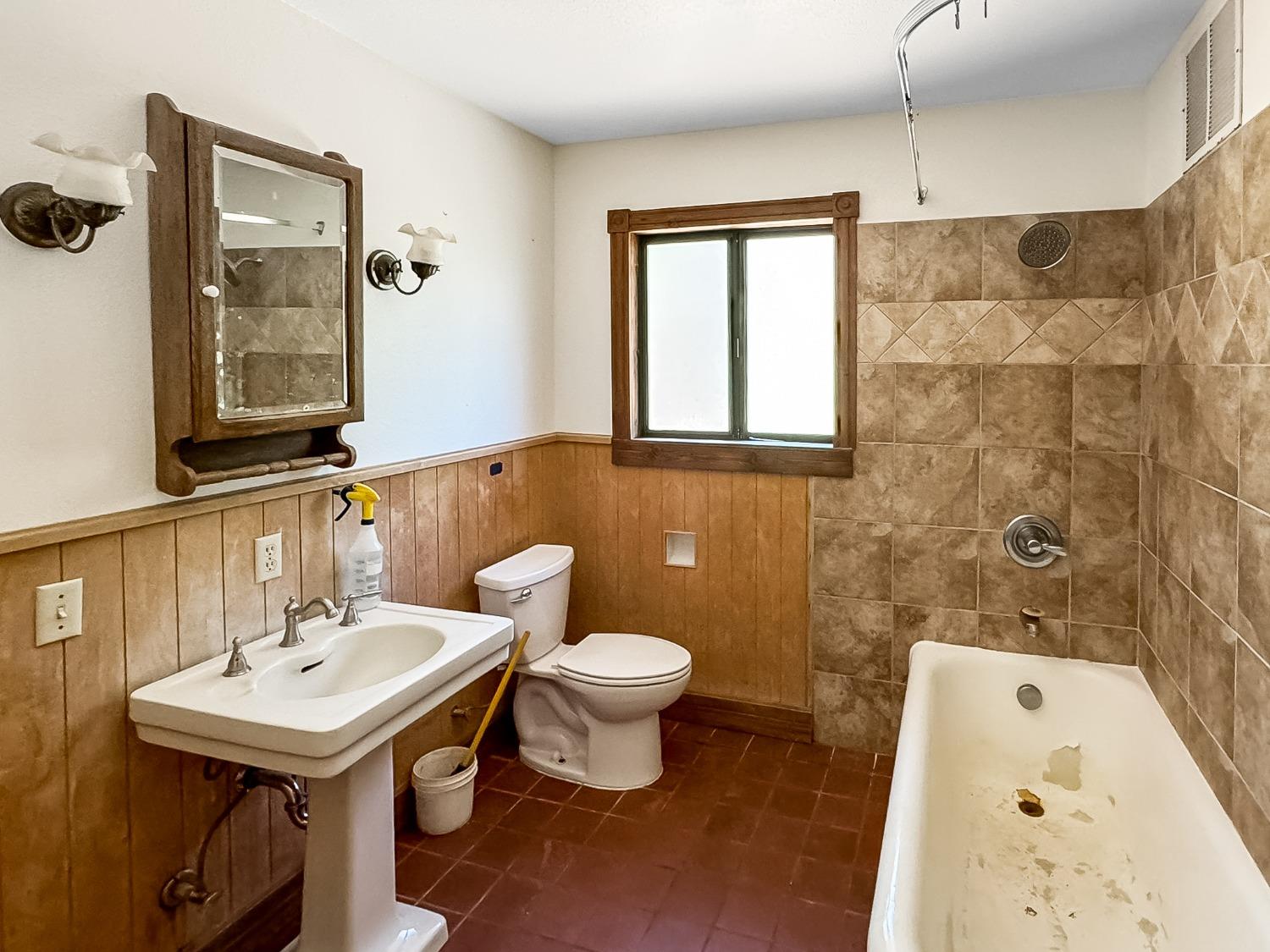 Detail Gallery Image 13 of 29 For 12225 Buckeye Rd, Nevada City,  CA 95959 - 2 Beds | 2 Baths