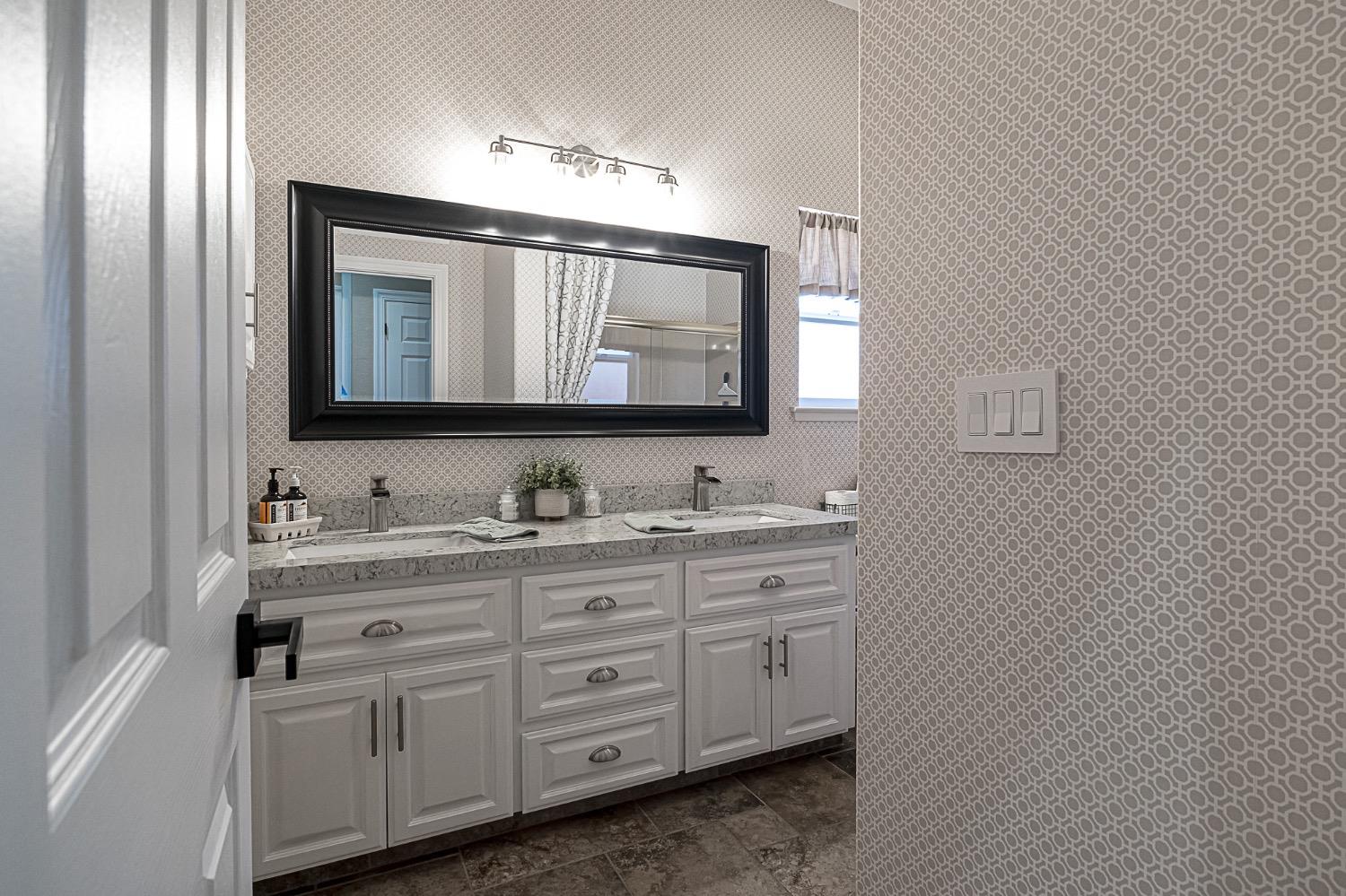 Detail Gallery Image 17 of 28 For 1060 Pestana Ave, Manteca,  CA 95336 - 3 Beds | 2/1 Baths