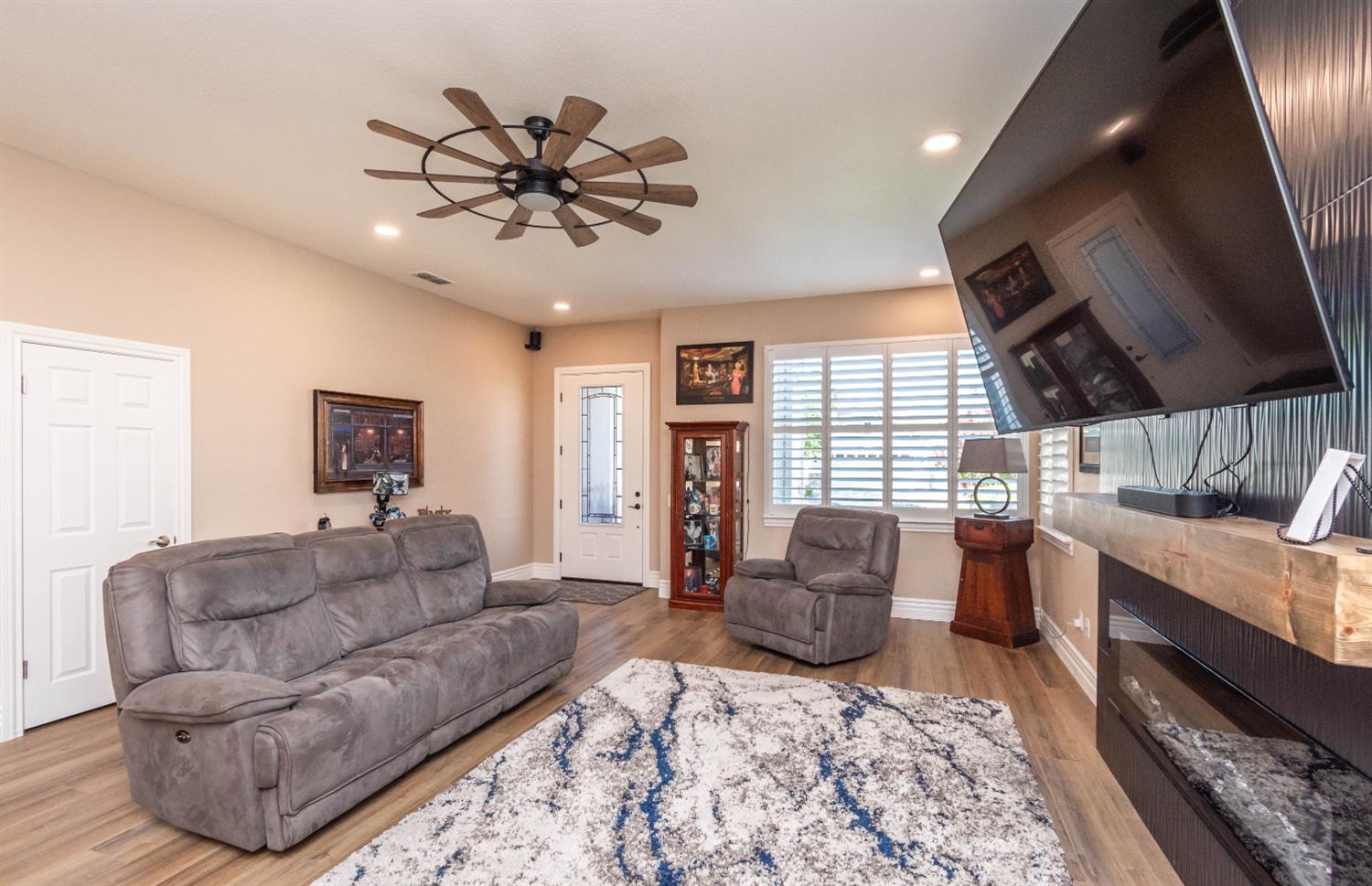 Detail Gallery Image 11 of 41 For 7028 Windchime Way, Roseville,  CA 95747 - 3 Beds | 2 Baths