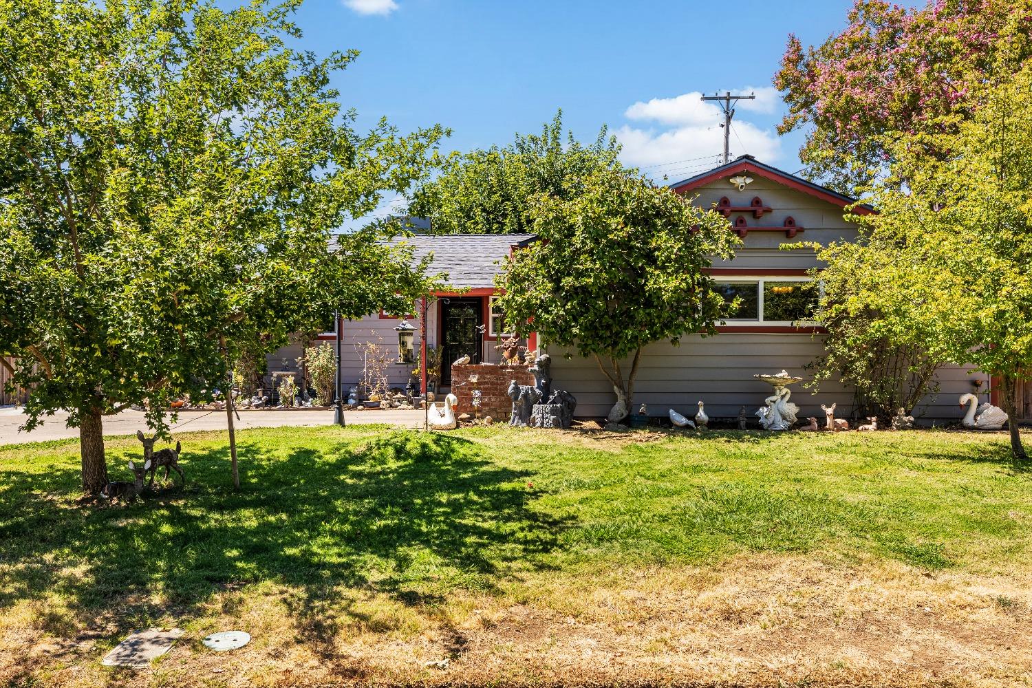 Detail Gallery Image 2 of 37 For 2306 Thores St, Rancho Cordova,  CA 95670 - 3 Beds | 2 Baths