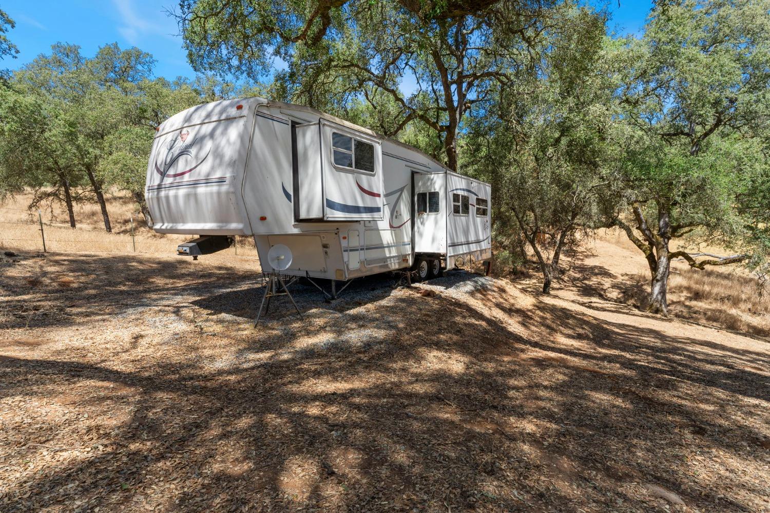 Detail Gallery Image 32 of 44 For 5460 Rattlesnake Bar Rd, Pilot Hill,  CA 95664 - 3 Beds | 2/1 Baths