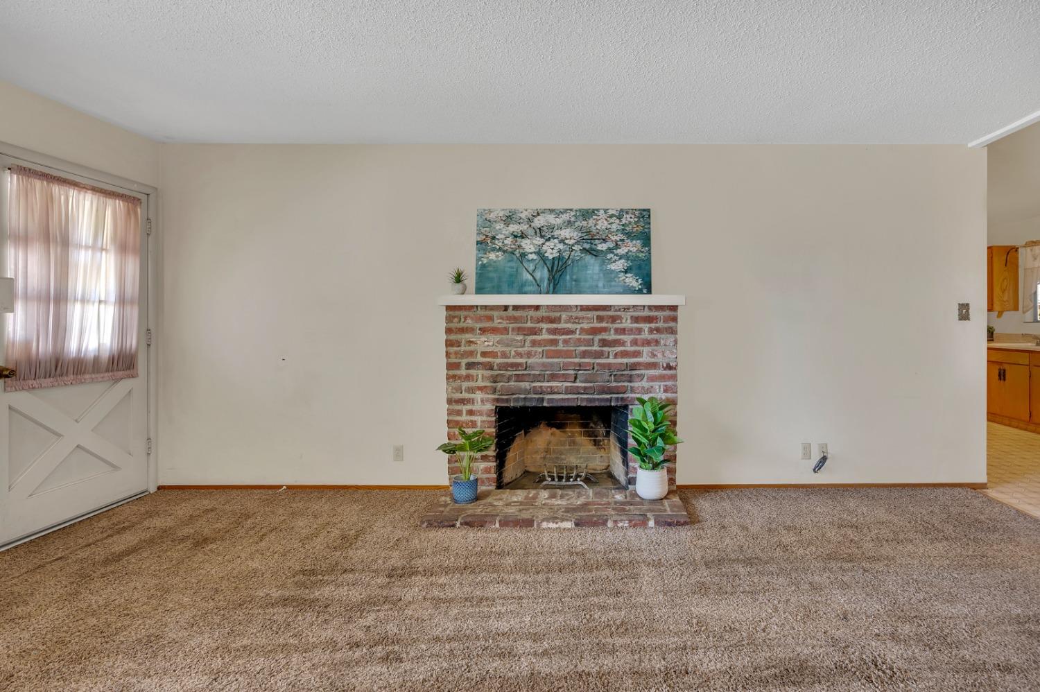 Detail Gallery Image 7 of 27 For 976 Granada Cir, Los Banos,  CA 93635 - 3 Beds | 2 Baths