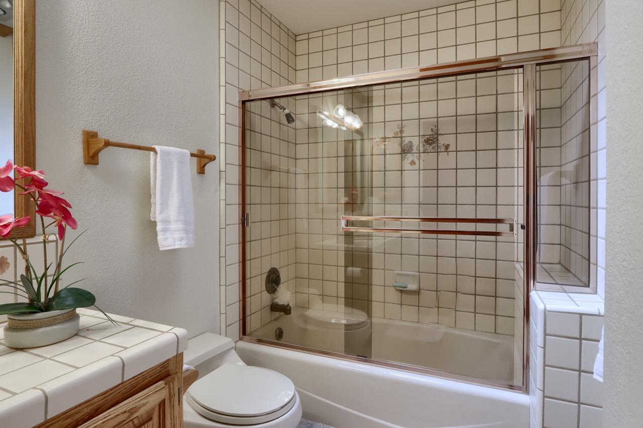 Detail Gallery Image 35 of 71 For 12639 Cresthaven Dr, Groveland,  CA 95321 - 3 Beds | 2/1 Baths