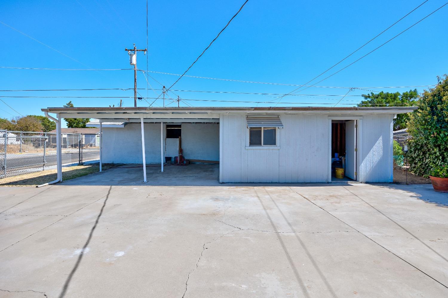 Detail Gallery Image 39 of 49 For 1001 Trinity Ave, Chowchilla,  CA 93610 - 3 Beds | 2 Baths