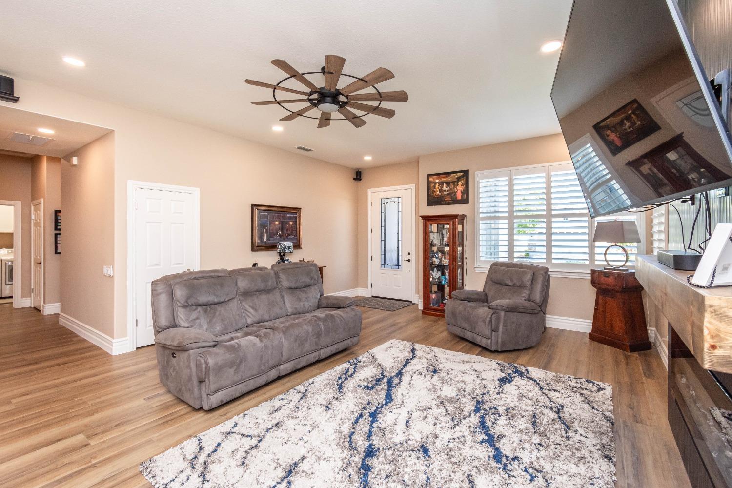 Detail Gallery Image 12 of 41 For 7028 Windchime Way, Roseville,  CA 95747 - 3 Beds | 2 Baths