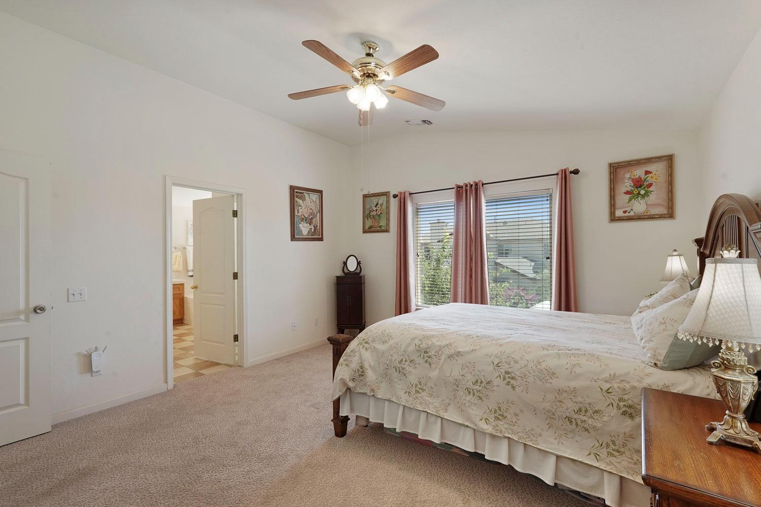 Detail Gallery Image 16 of 49 For 654 Summerton Ln, Turlock,  CA 95382 - 4 Beds | 2/1 Baths