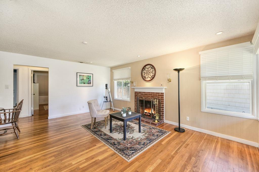 Detail Gallery Image 7 of 38 For 2544 Andrade Way, Sacramento,  CA 95821 - 3 Beds | 2 Baths