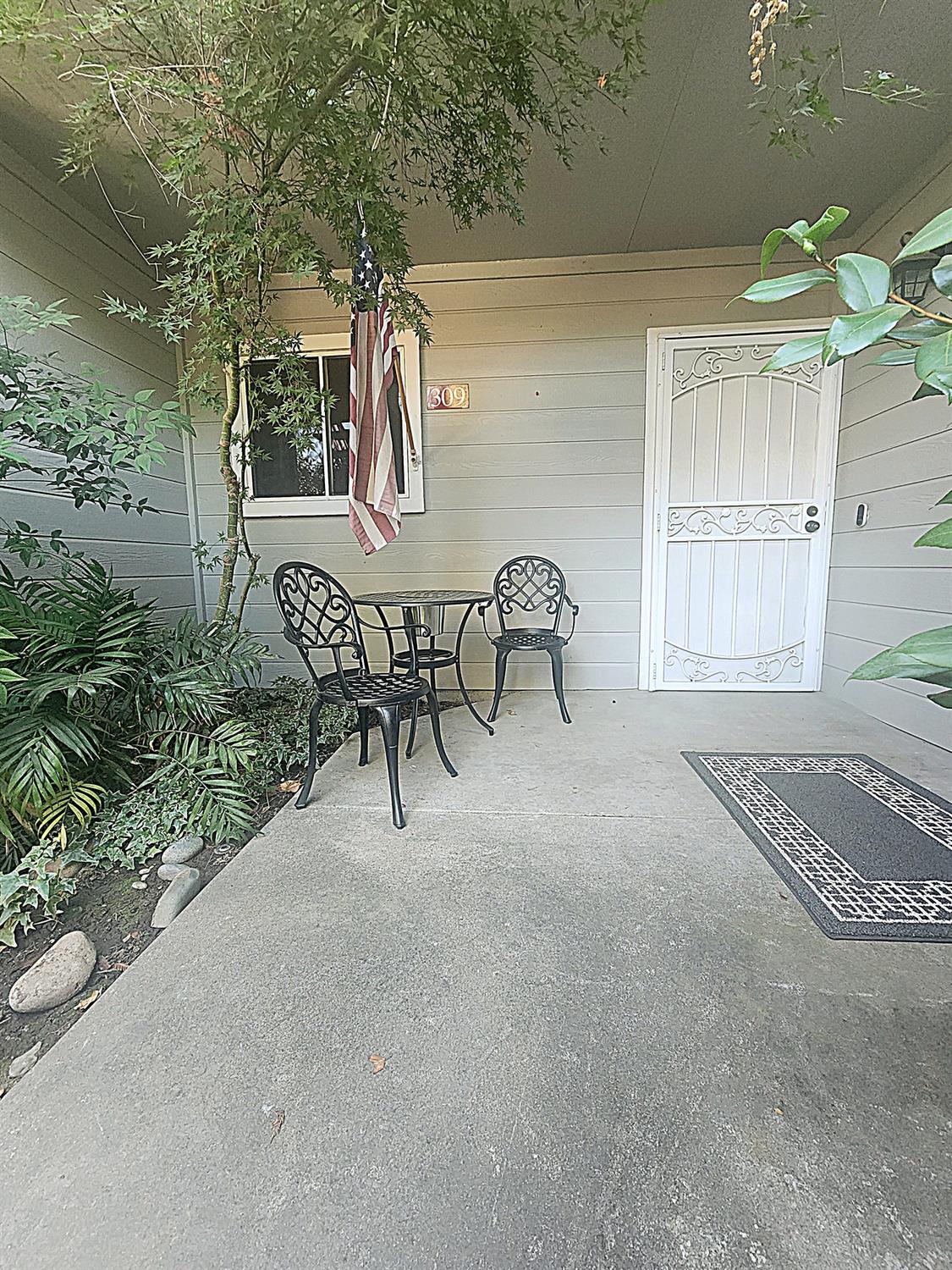 Detail Gallery Image 3 of 23 For 4830 Dover Ln #309,  Sacramento,  CA 95842 - 3 Beds | 2 Baths