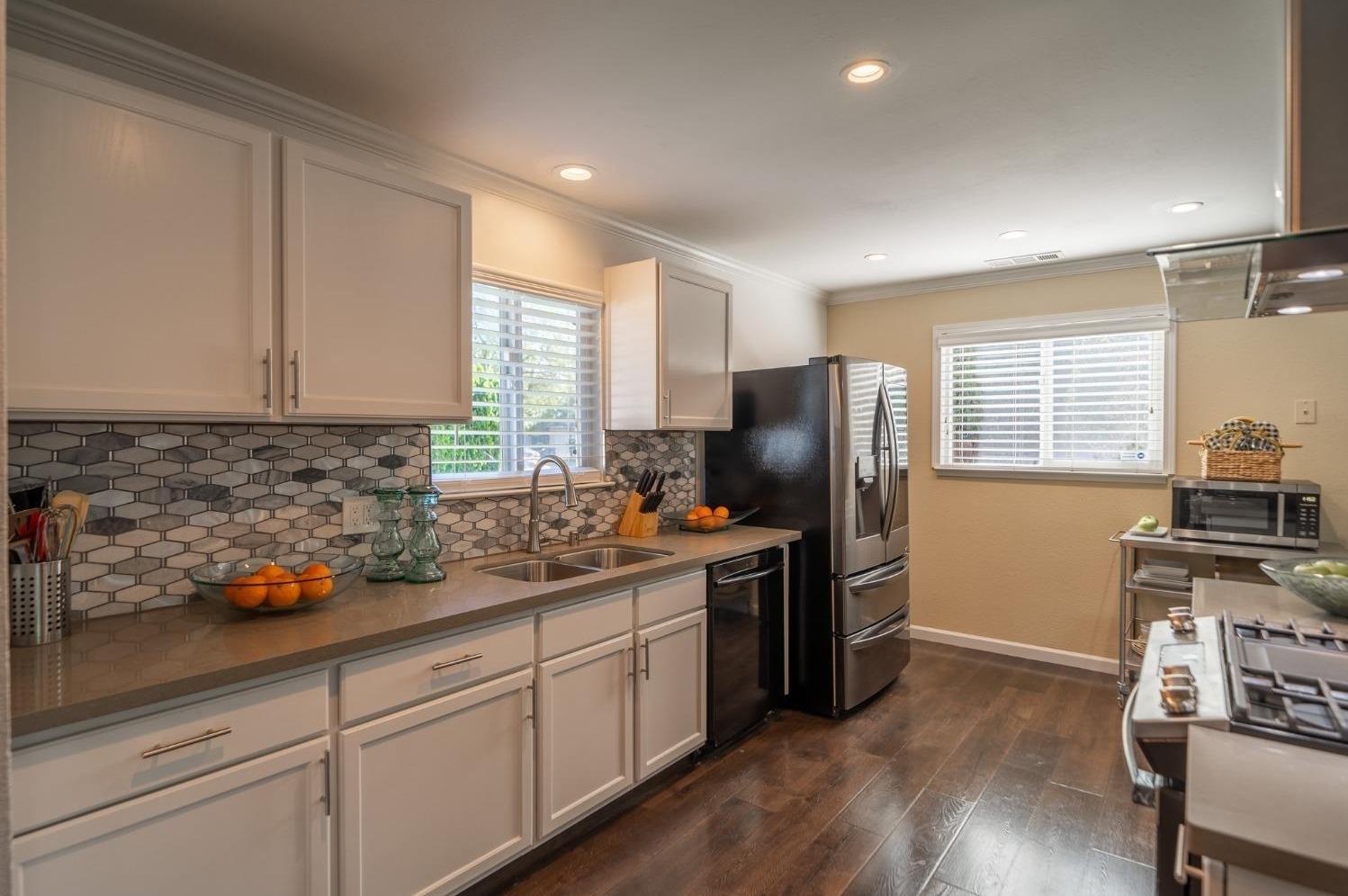 Detail Gallery Image 11 of 49 For 423 Alturas Ave, Stockton,  CA 95207 - 3 Beds | 2 Baths