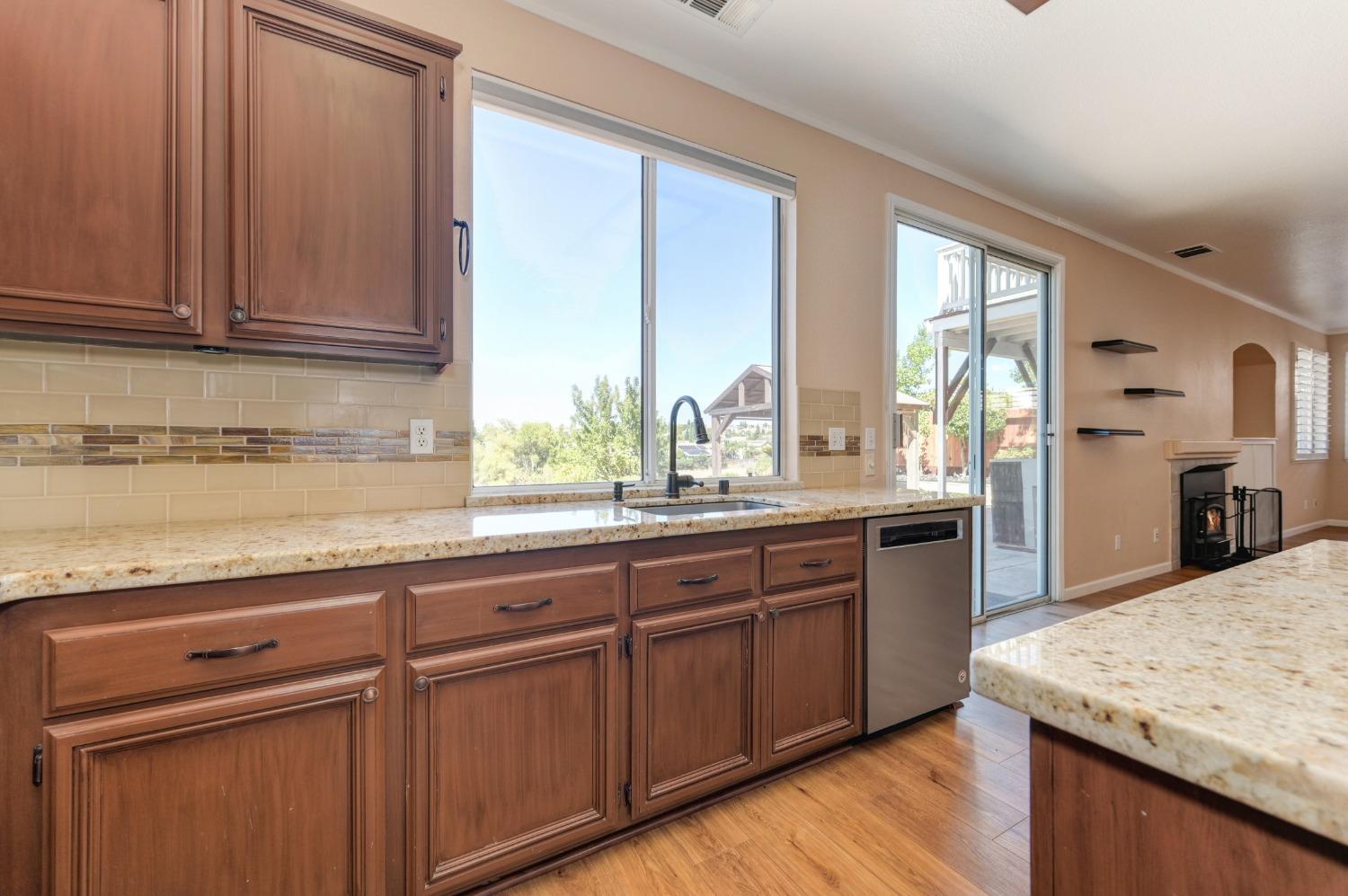 Detail Gallery Image 12 of 45 For 1707 Poppy Dr, Rocklin,  CA 95765 - 3 Beds | 2/1 Baths