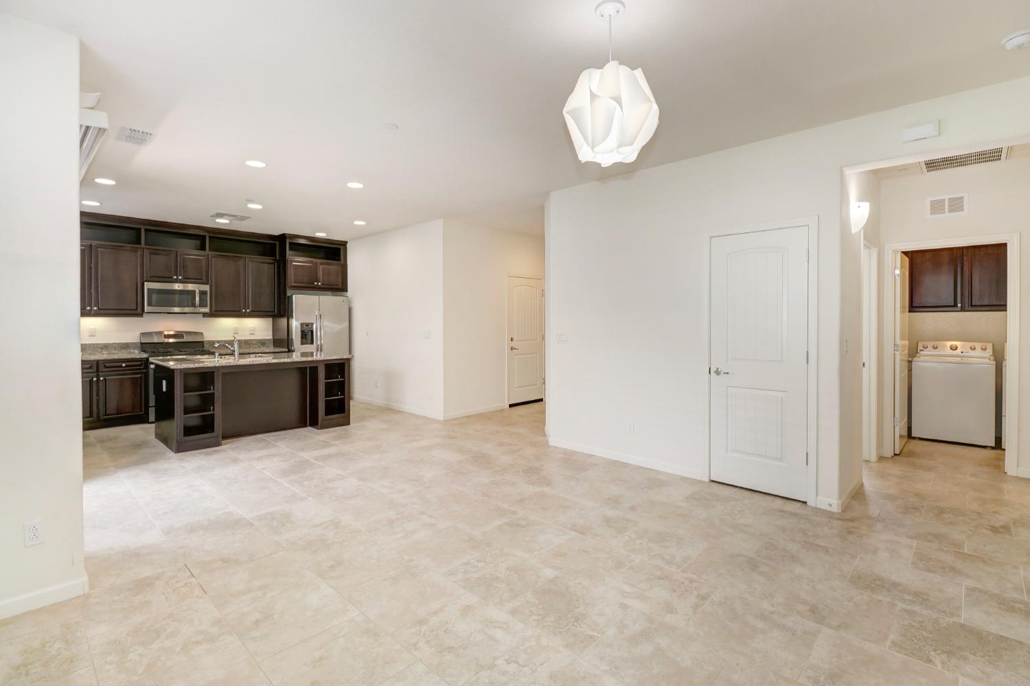 Detail Gallery Image 11 of 69 For 7482 Chevelle Way, Sacramento,  CA 95829 - 2 Beds | 2 Baths