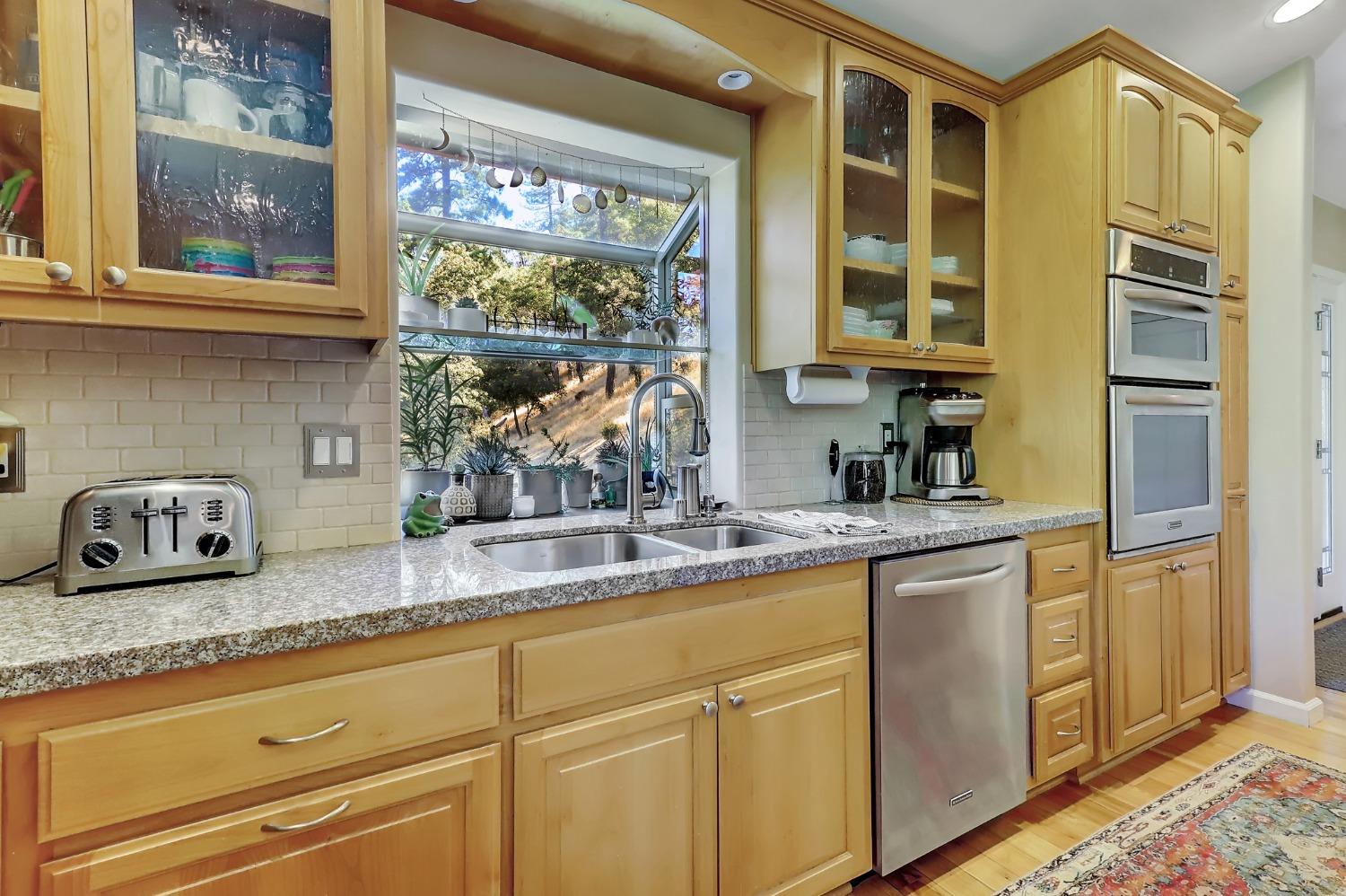 Detail Gallery Image 9 of 97 For 16967 Brewer Rd, Grass Valley,  CA 95949 - 3 Beds | 2/1 Baths