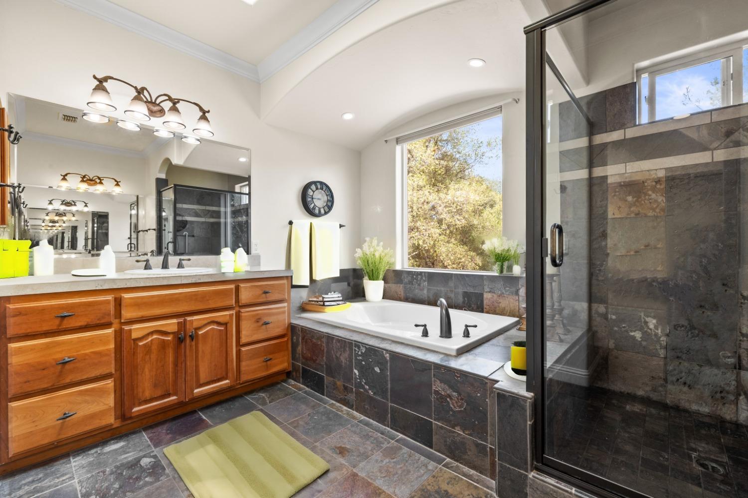 Detail Gallery Image 17 of 42 For 13747 Blackwood Way, Auburn,  CA 95602 - 4 Beds | 3/1 Baths