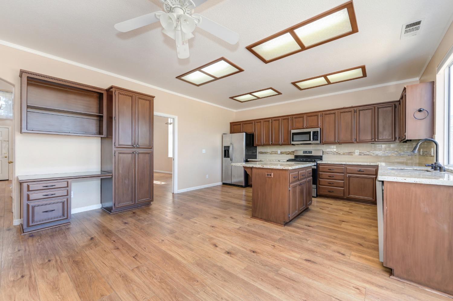 Detail Gallery Image 9 of 45 For 1707 Poppy Dr, Rocklin,  CA 95765 - 3 Beds | 2/1 Baths