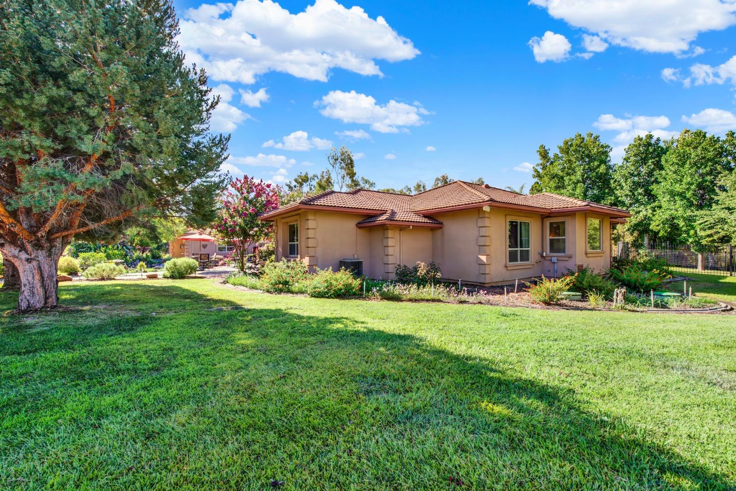 Detail Gallery Image 14 of 98 For 4149 Burnett Rd, Lincoln,  CA 95648 - 5 Beds | 5/1 Baths