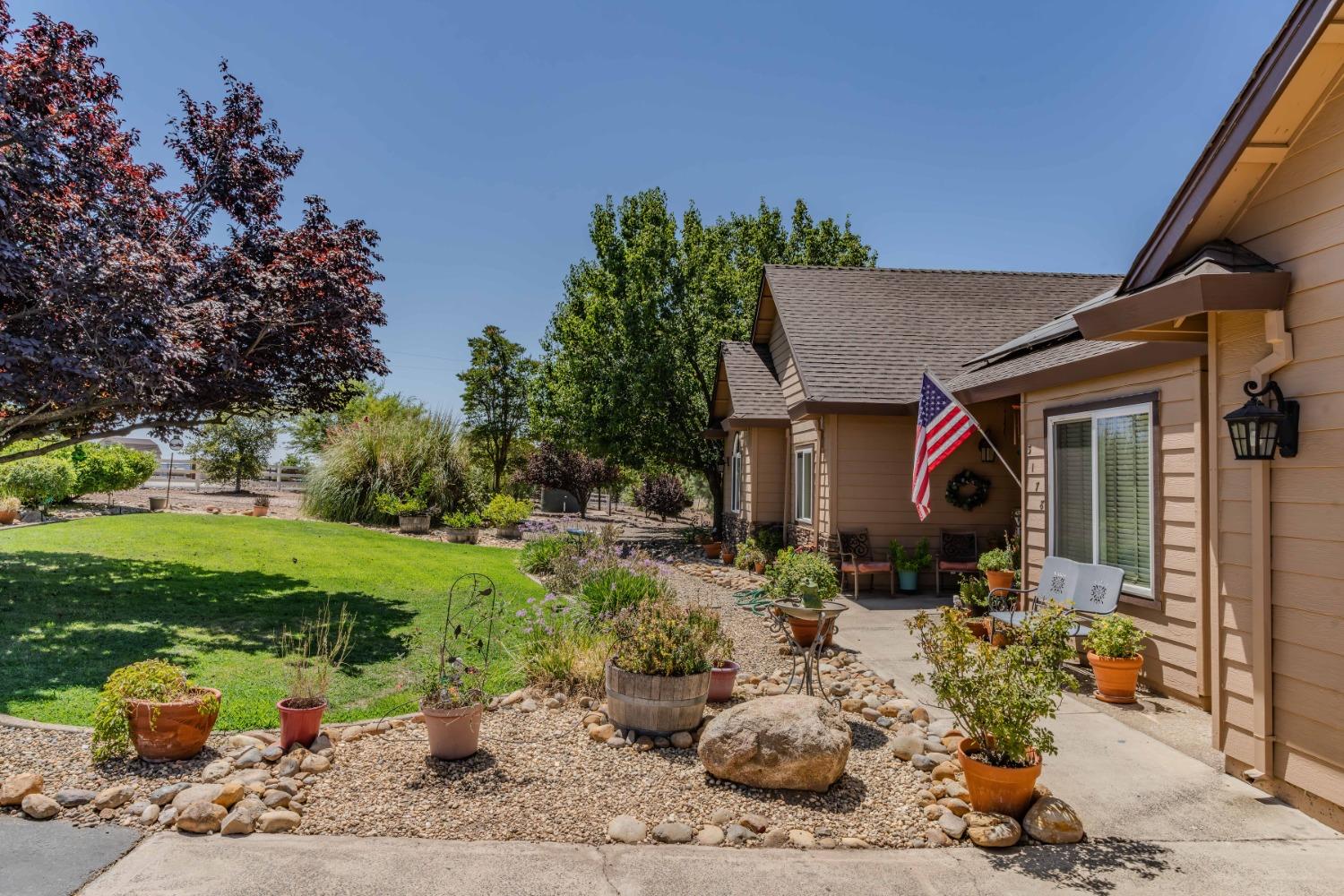 Detail Gallery Image 4 of 95 For 3178 Crestview Dr, Valley Springs,  CA 95252 - 4 Beds | 2/1 Baths