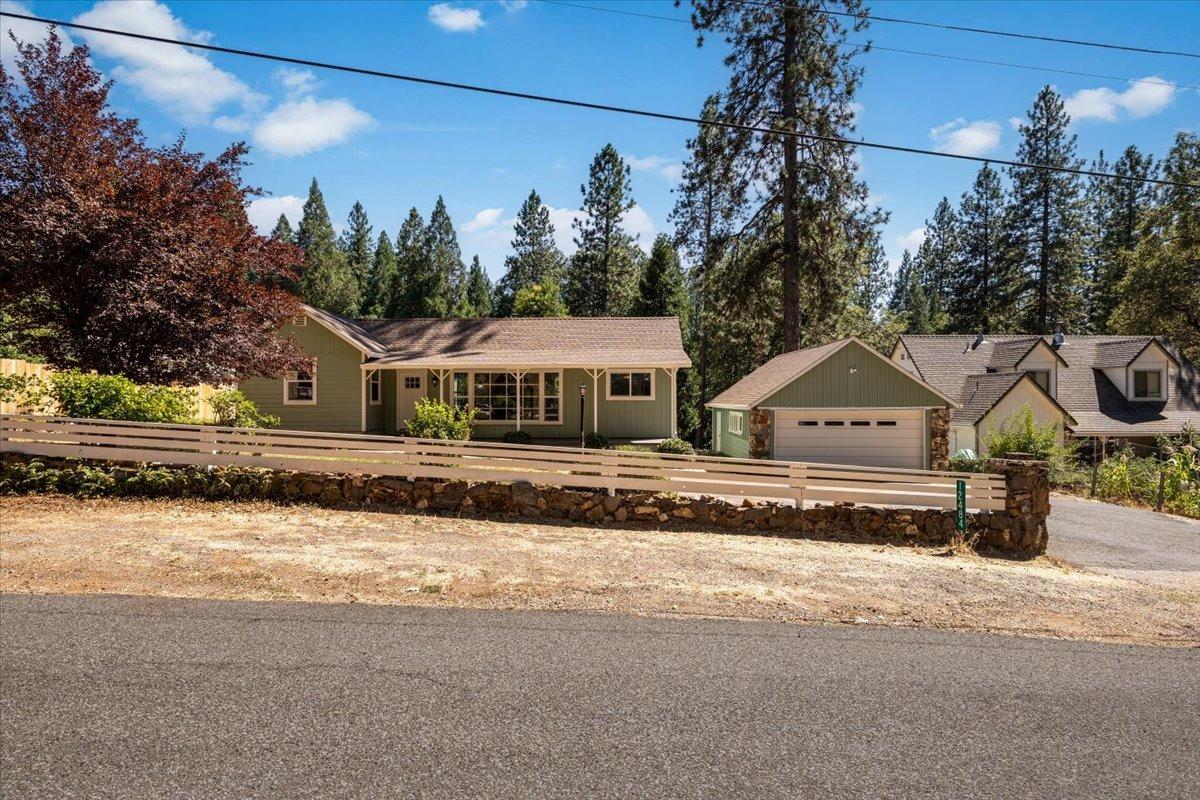 Detail Gallery Image 1 of 1 For 12484 Oak Cir, Grass Valley,  CA 95945 - 3 Beds | 2 Baths