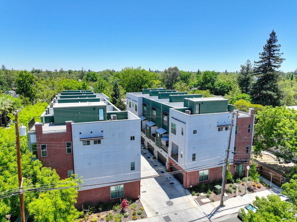 Detail Gallery Image 82 of 85 For 3191 Eastsac Walk, Sacramento,  CA 95816 - 3 Beds | 3/1 Baths