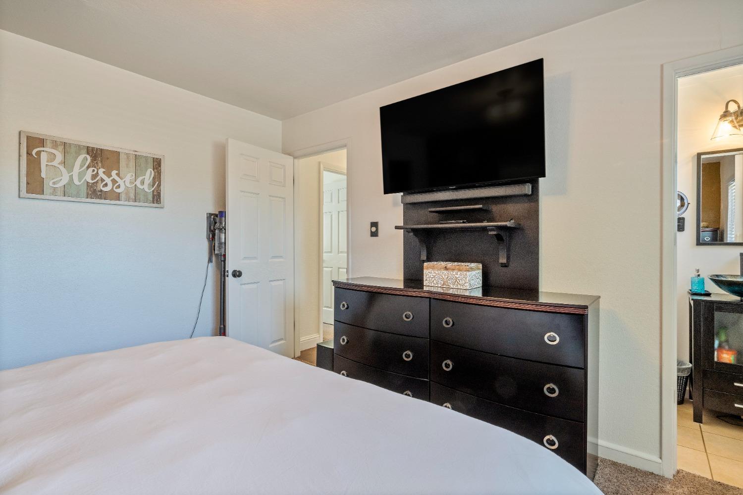 Detail Gallery Image 20 of 30 For 330 Shirley Vista St, El Sobrante,  CA 94803 - 3 Beds | 1/1 Baths