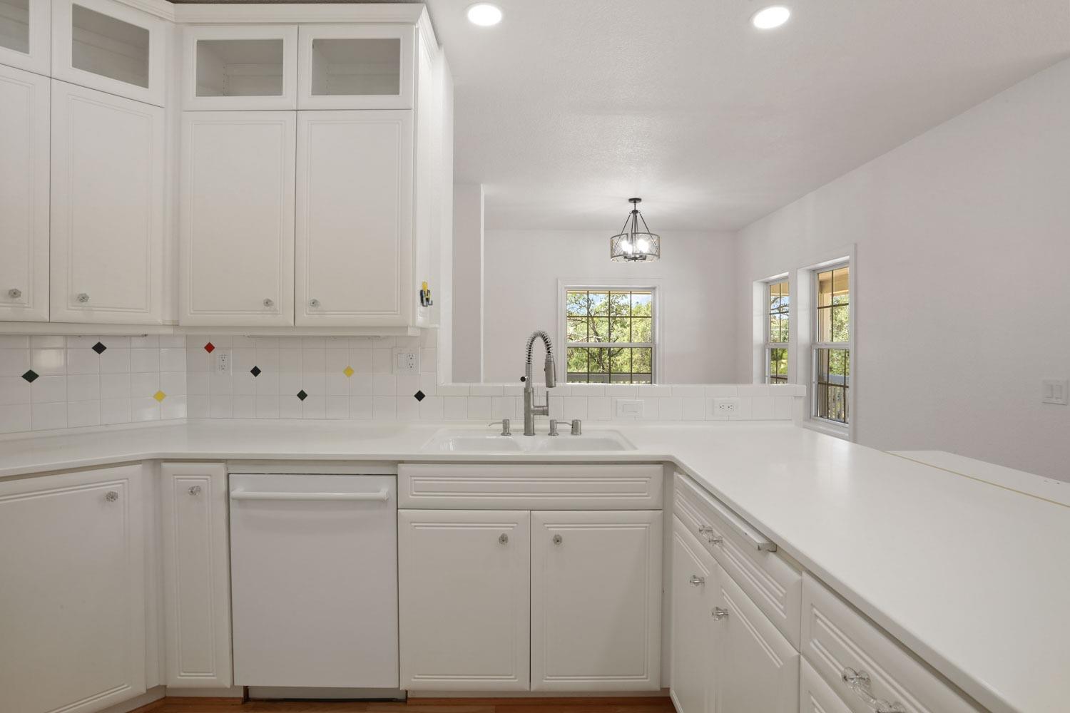 Detail Gallery Image 12 of 61 For 2031 Quartz Creek Ln, Placerville,  CA 95667 - 3 Beds | 2/1 Baths