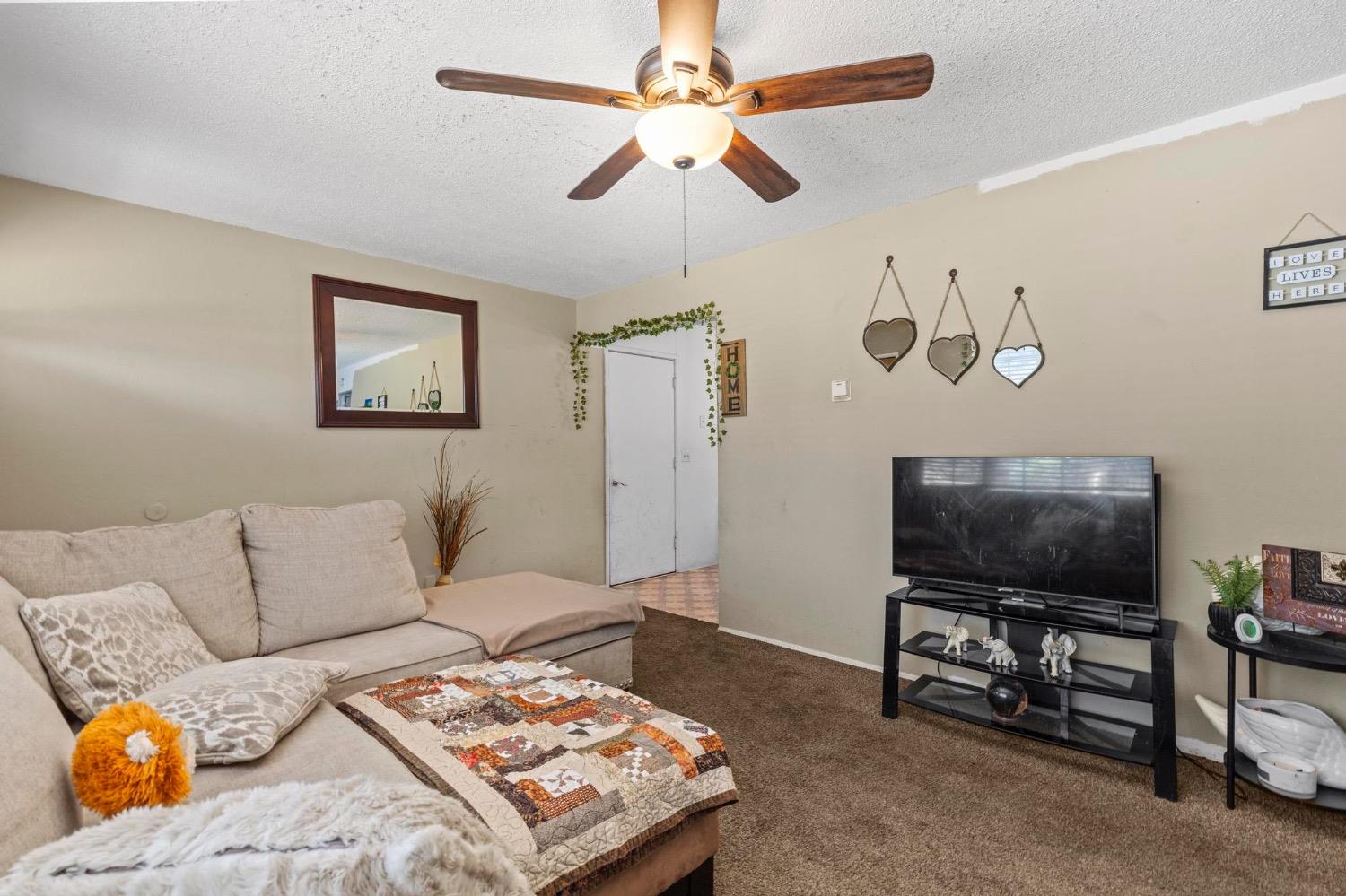 Detail Gallery Image 9 of 30 For 2048 Becky Ln, Yuba City,  CA 95993 - 2 Beds | 1 Baths