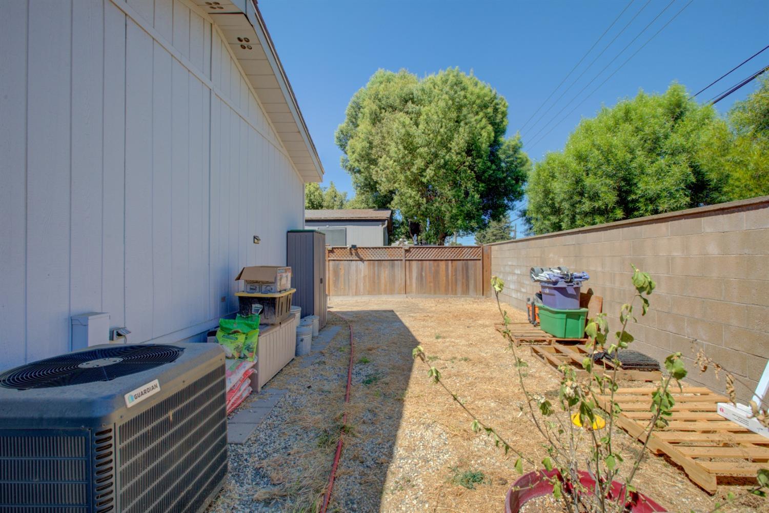 Detail Gallery Image 11 of 38 For 19667 American Ave 7, Hilmar,  CA 95324 - 2 Beds | 2 Baths