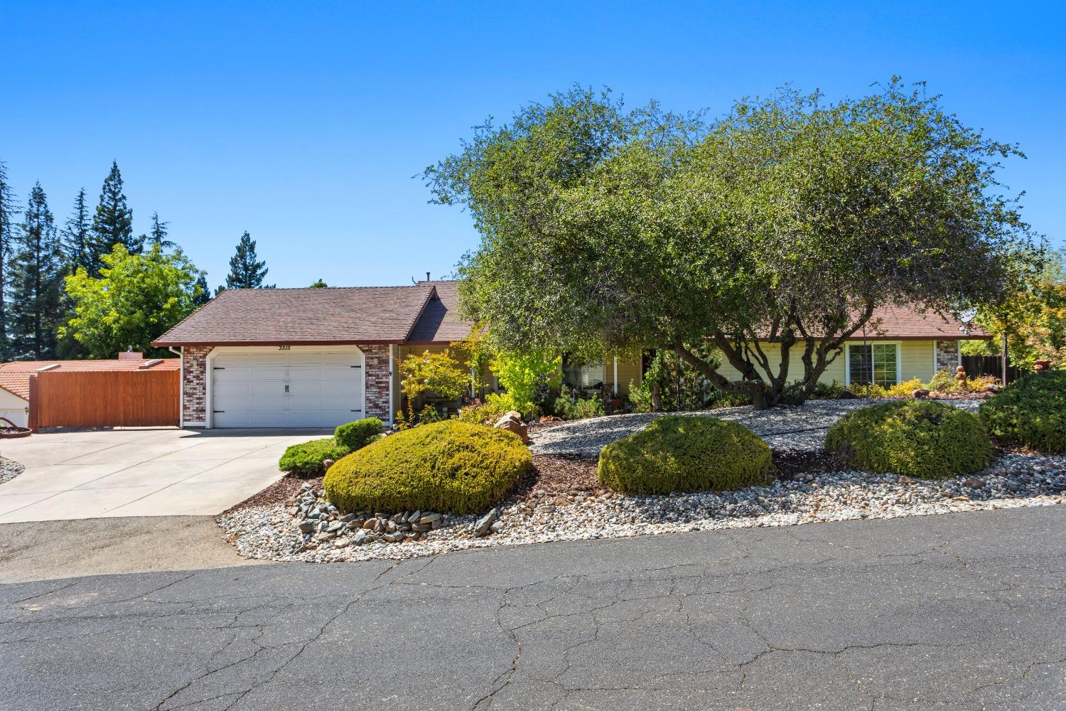 Detail Gallery Image 1 of 29 For 3515 La Cienega Way, Cameron Park,  CA 95682 - 3 Beds | 2 Baths