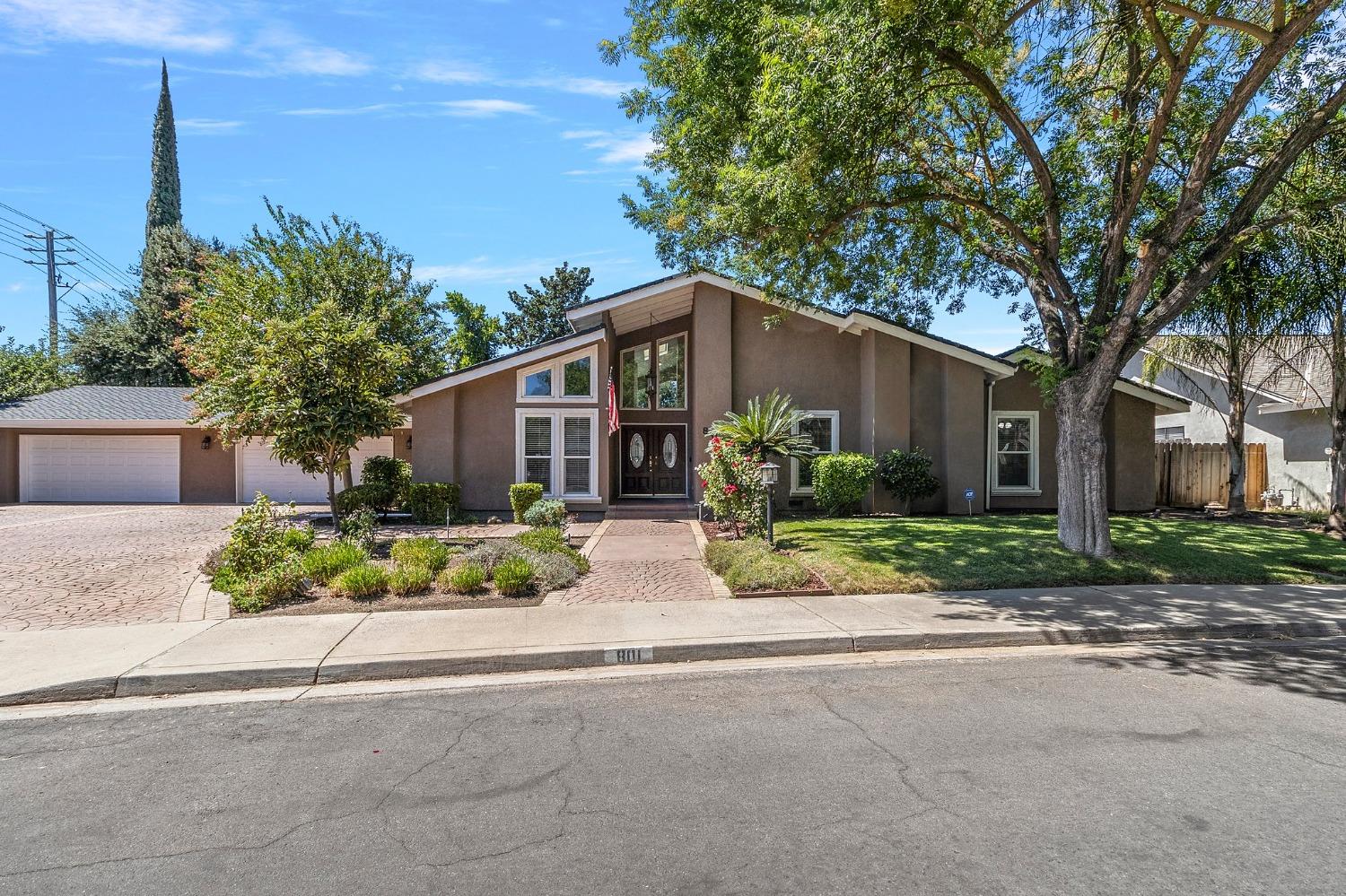 Detail Gallery Image 1 of 1 For 801 Eastridge Dr, Modesto,  CA 95355 - 3 Beds | 2 Baths