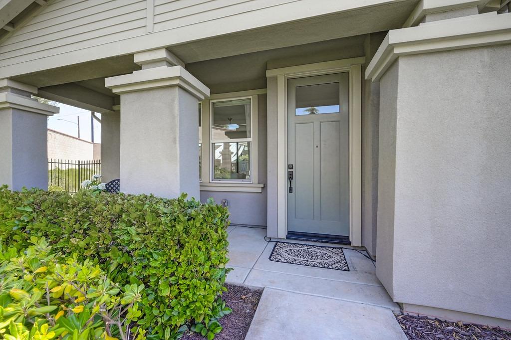 Detail Gallery Image 4 of 89 For 3616 Troy Dalton St, Sacramento,  CA 95816 - 3 Beds | 3/1 Baths