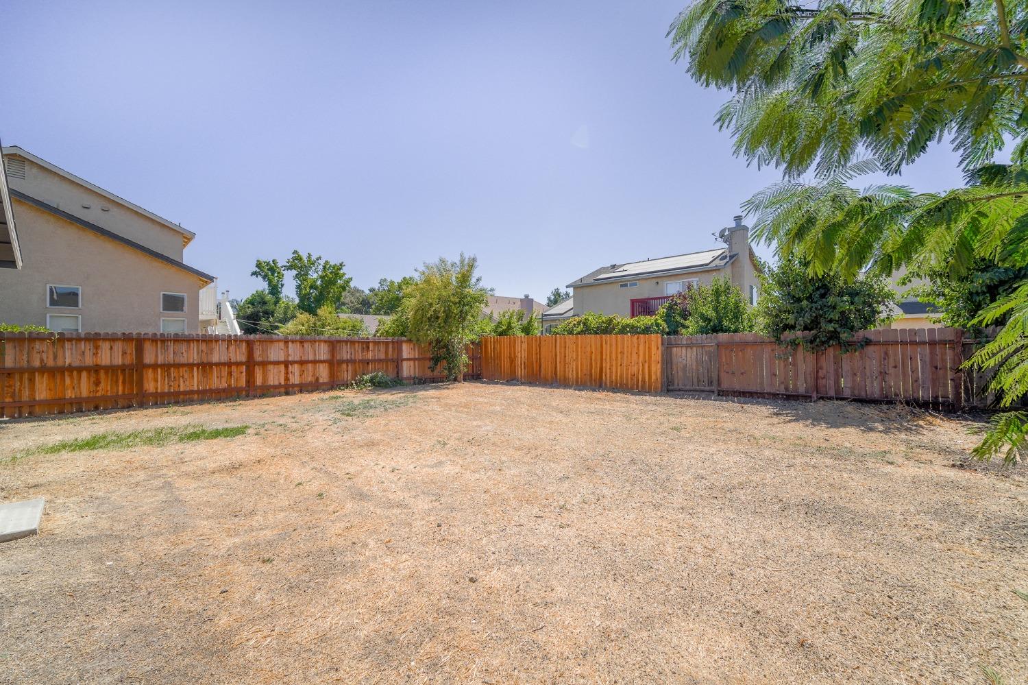 Detail Gallery Image 15 of 16 For 2717 Calero Hills Ln, Stockton,  CA 95206 - 4 Beds | 2/1 Baths