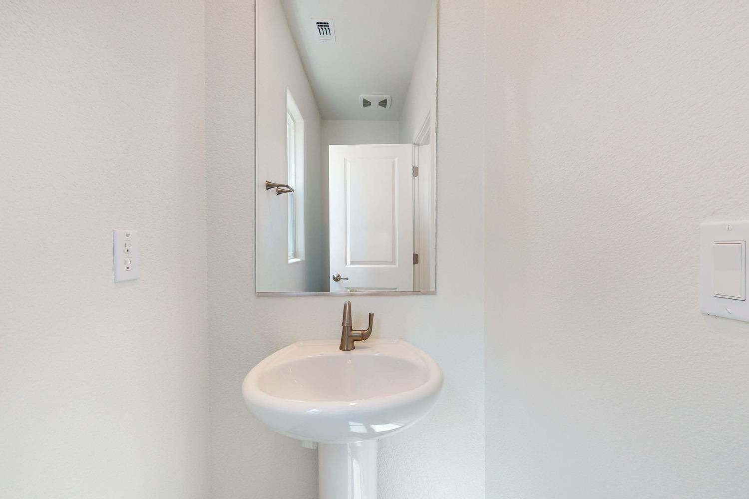 Detail Gallery Image 27 of 30 For 1447 Gwinnett St, Lincoln,  CA 95648 - 3 Beds | 2/1 Baths