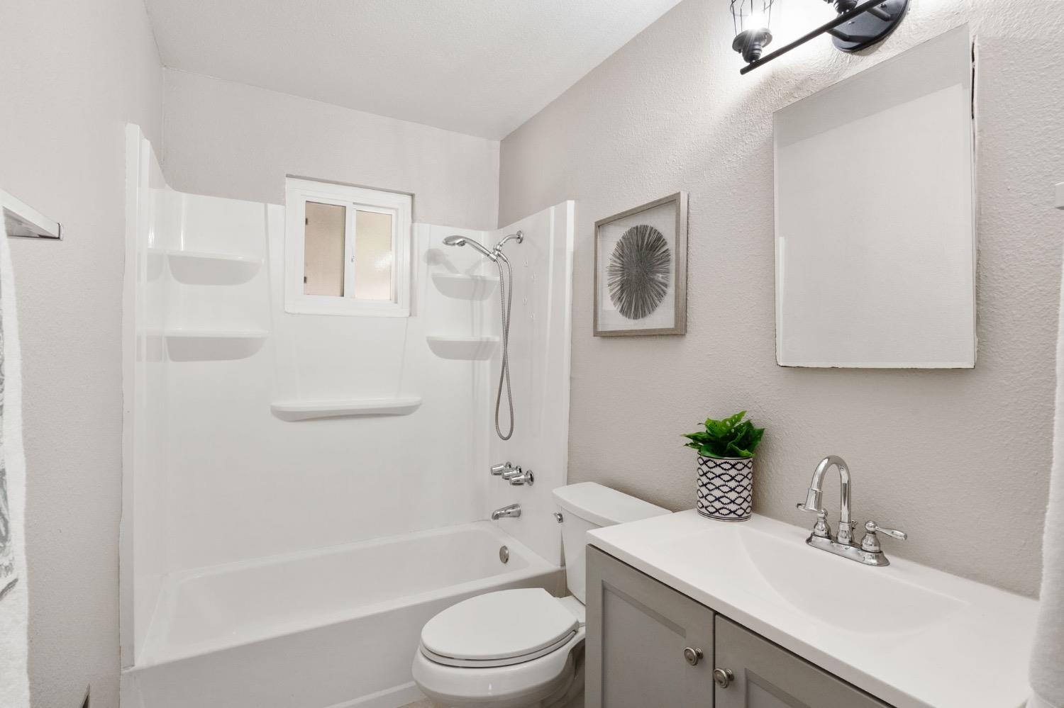 Detail Gallery Image 10 of 16 For 2613 Northglen St, Sacramento,  CA 95833 - 3 Beds | 1 Baths