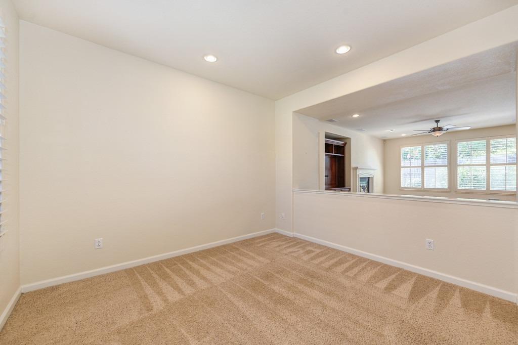 Detail Gallery Image 7 of 42 For 11974 Mandolin Way, Rancho Cordova,  CA 95742 - 4 Beds | 2/1 Baths