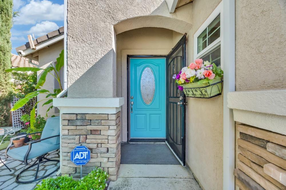 Detail Gallery Image 5 of 49 For 3424 Sweet Pea Way, Sacramento,  CA 95833 - 3 Beds | 2 Baths