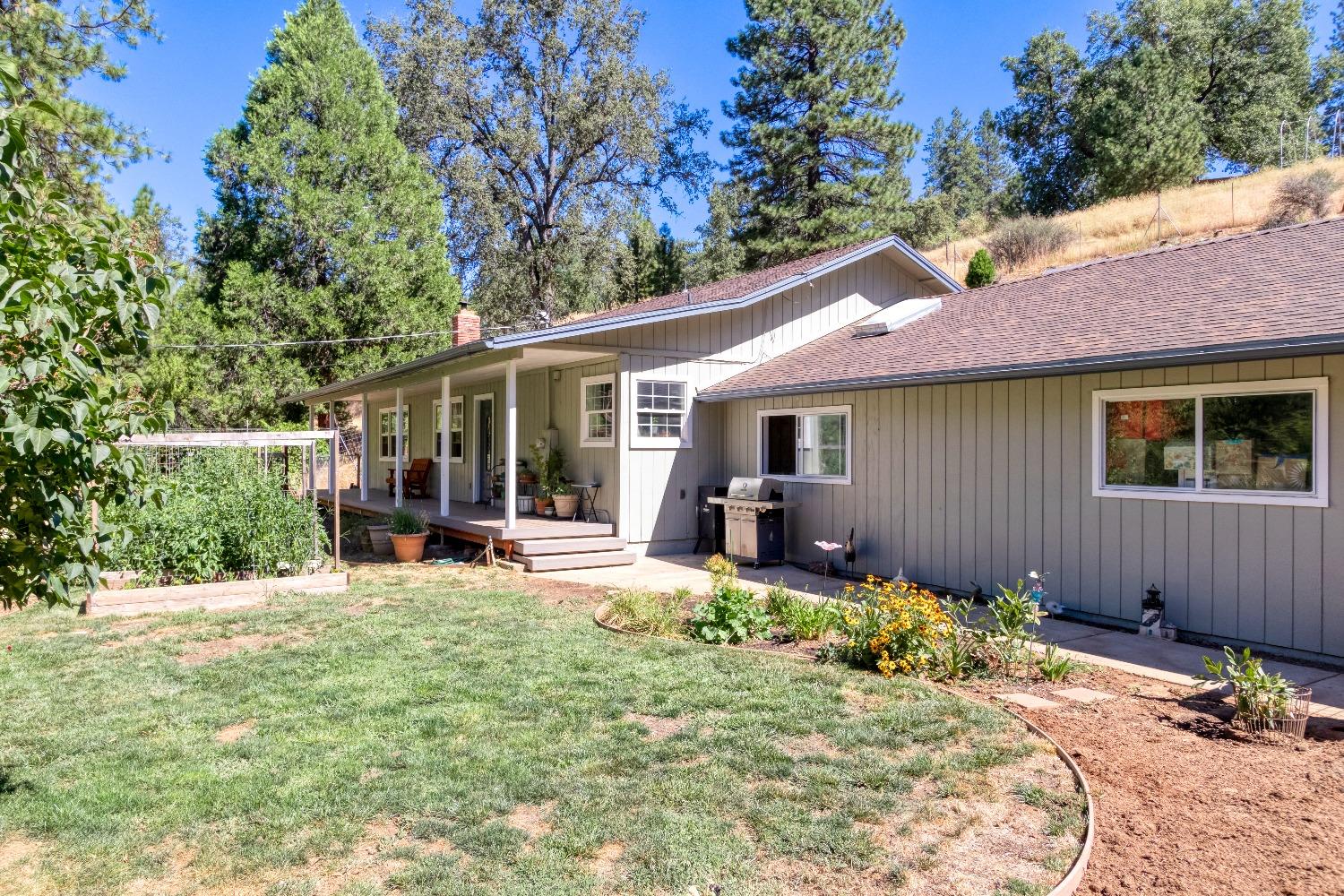 Detail Gallery Image 3 of 59 For 7220 Sly Park Rd, Placerville,  CA 95667 - 3 Beds | 2/1 Baths