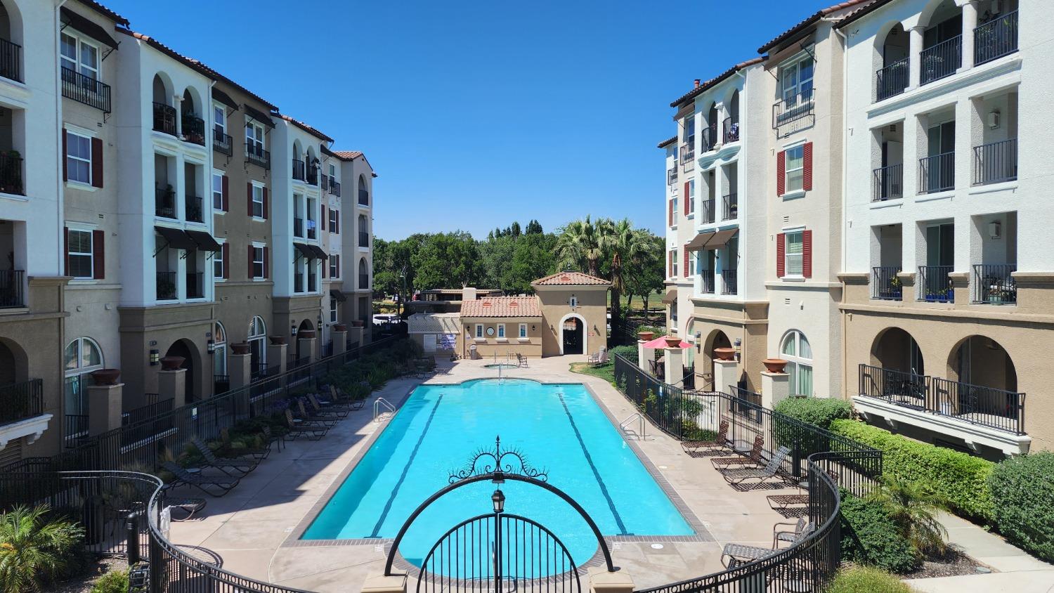 Detail Gallery Image 18 of 24 For 3465 Dublin Blvd #327,  Dublin,  CA 94568 - 2 Beds | 2 Baths