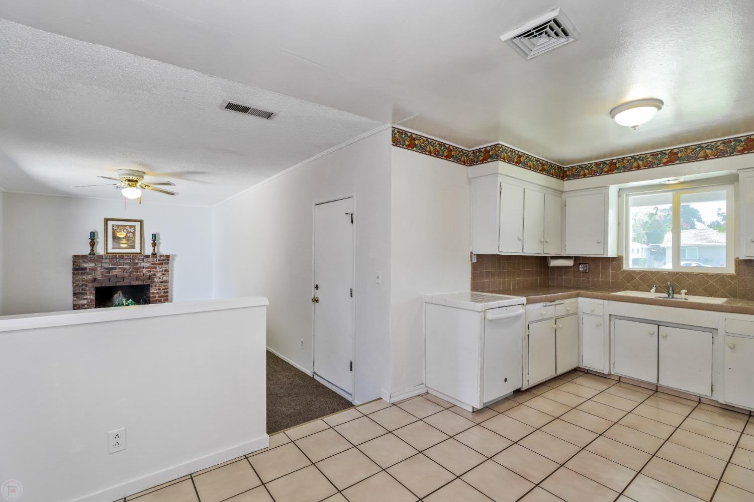 Detail Gallery Image 15 of 34 For 2625 Buttonwillow, Stockton,  CA 95207 - 3 Beds | 2 Baths