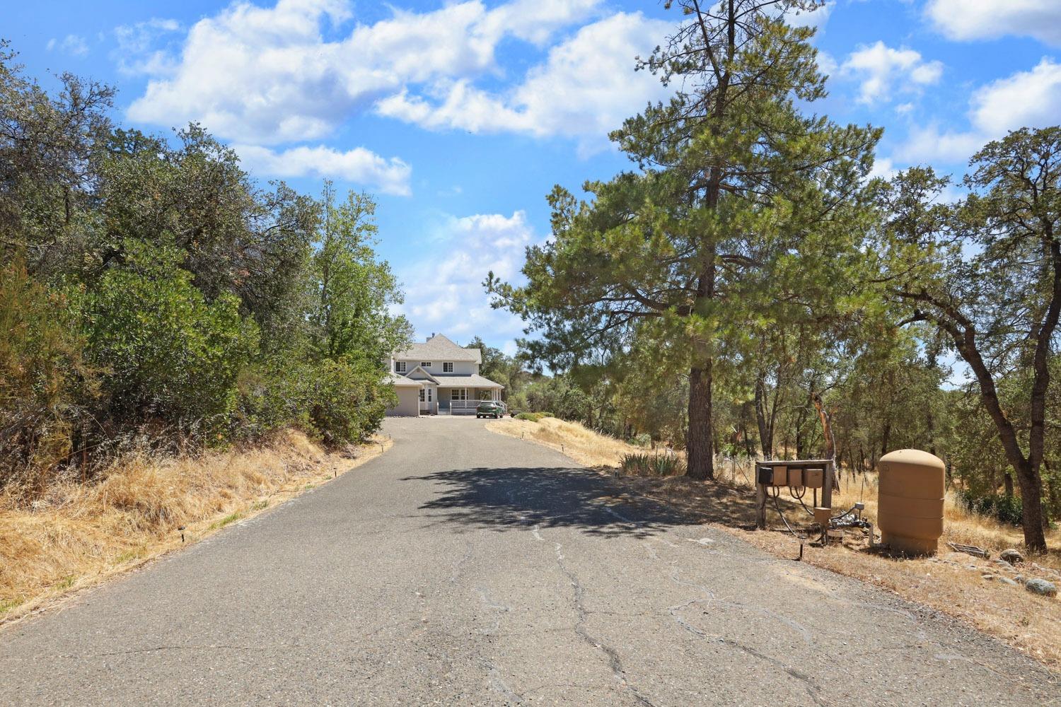 Detail Gallery Image 60 of 61 For 2031 Quartz Creek Ln, Placerville,  CA 95667 - 3 Beds | 2/1 Baths