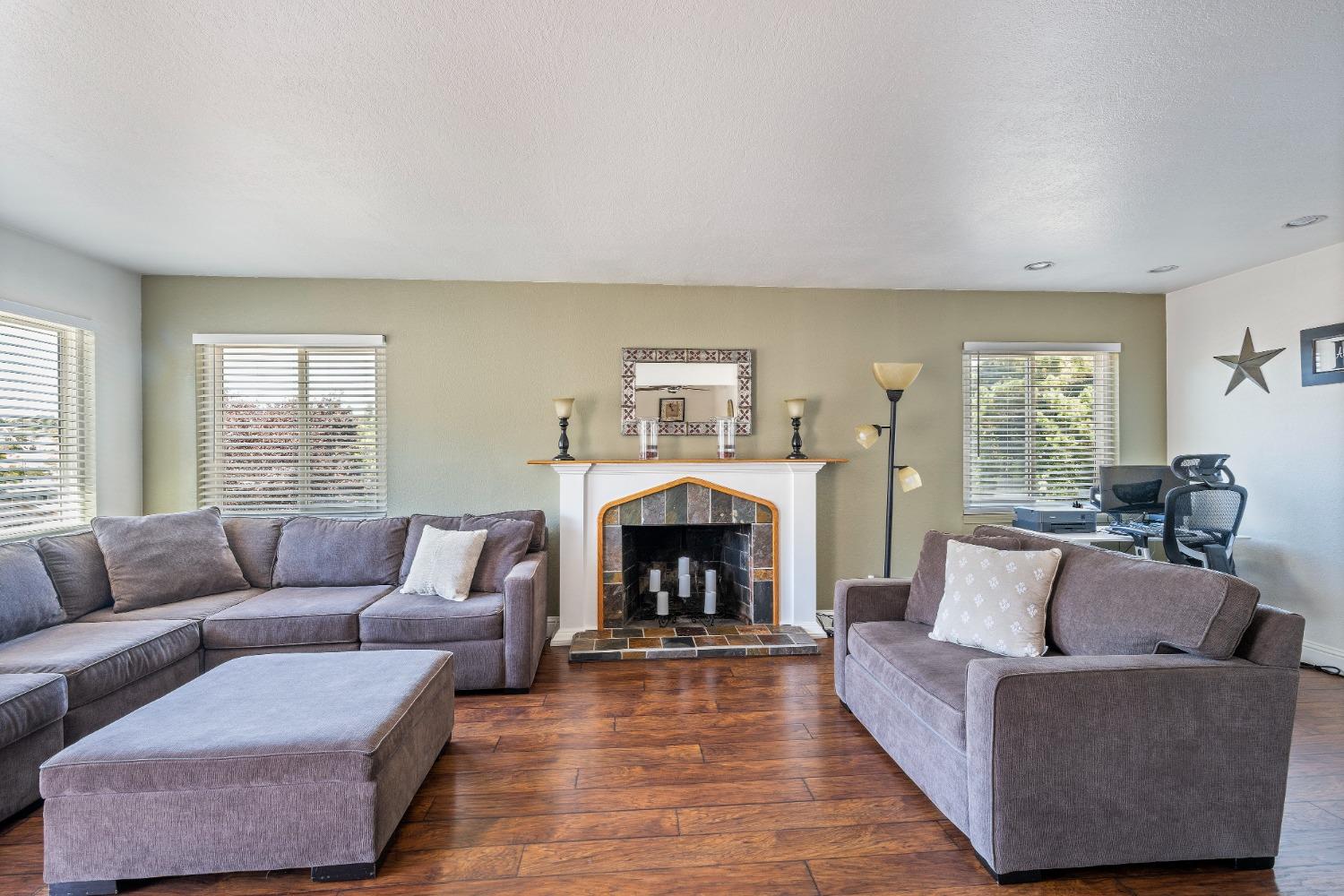 Detail Gallery Image 6 of 30 For 330 Shirley Vista St, El Sobrante,  CA 94803 - 3 Beds | 1/1 Baths