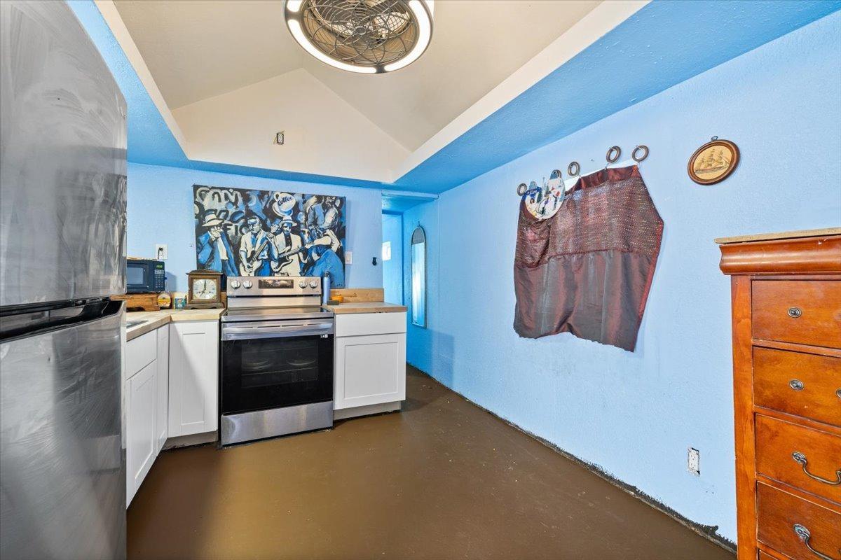 Detail Gallery Image 32 of 38 For 4809 Yosemite Ave, Sacramento,  CA 95820 - 2 Beds | 2 Baths