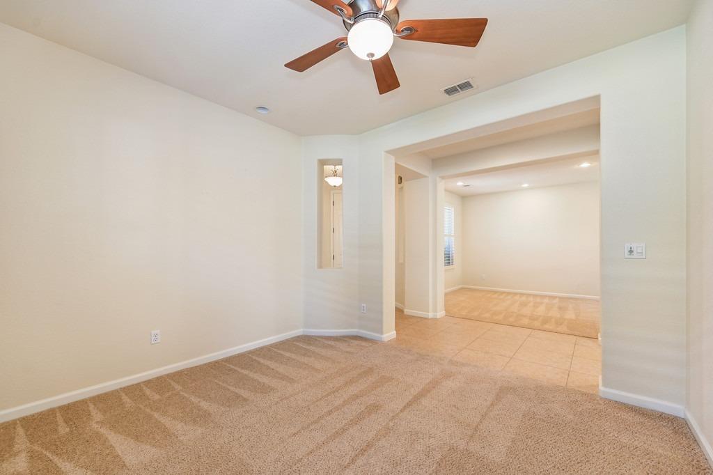 Detail Gallery Image 11 of 42 For 11974 Mandolin Way, Rancho Cordova,  CA 95742 - 4 Beds | 2/1 Baths