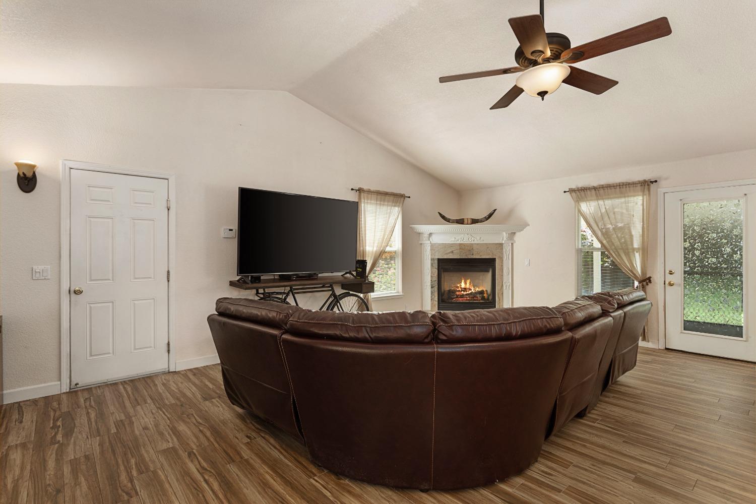 Detail Gallery Image 10 of 29 For 3515 La Cienega Way, Cameron Park,  CA 95682 - 3 Beds | 2 Baths