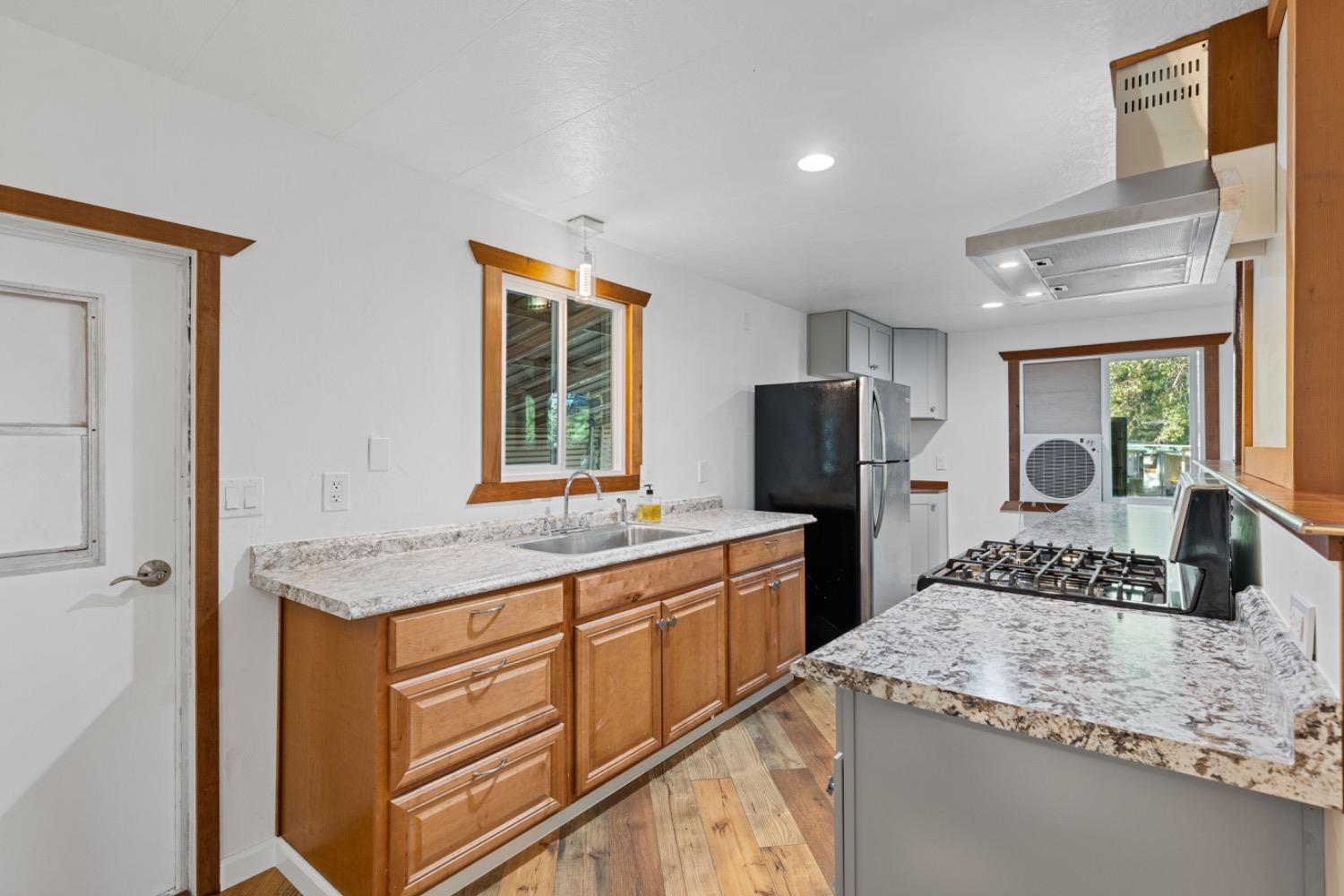 Detail Gallery Image 4 of 19 For 15329 Little Valley Rd, Grass Valley,  CA 95949 - 2 Beds | 1 Baths