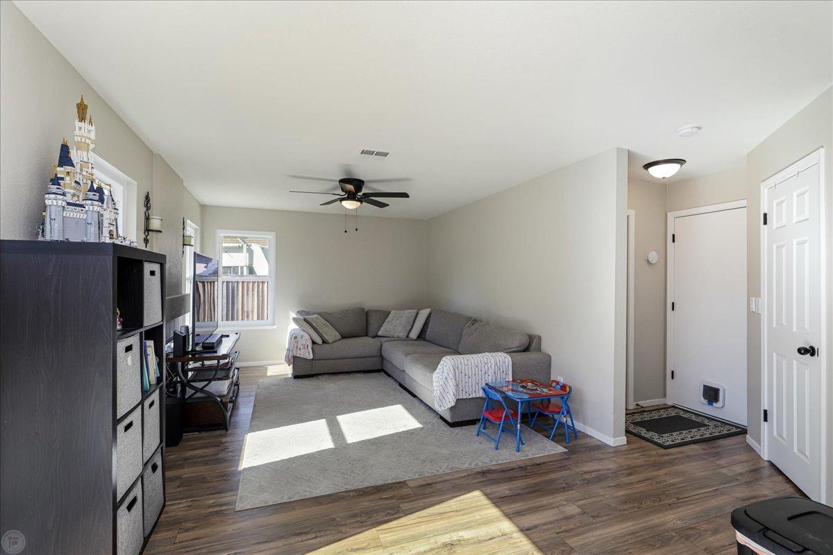 Detail Gallery Image 15 of 33 For 1312 Hoboken Dr, Tracy,  CA 95377 - 4 Beds | 2/1 Baths